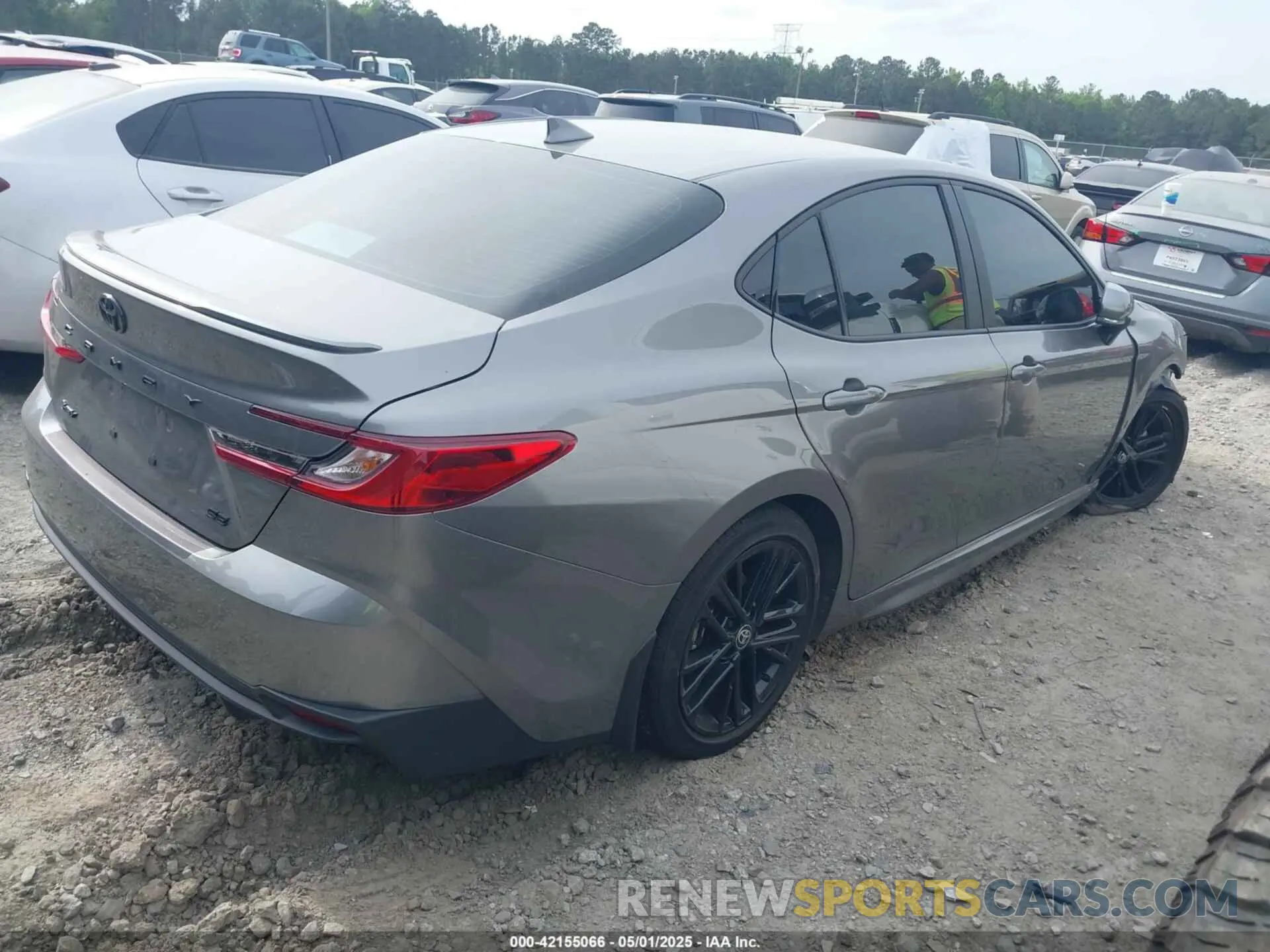 4 fotografías del automóvil dañado 4T1DAACKXSU556731 TOYOTA CAMRY 2025