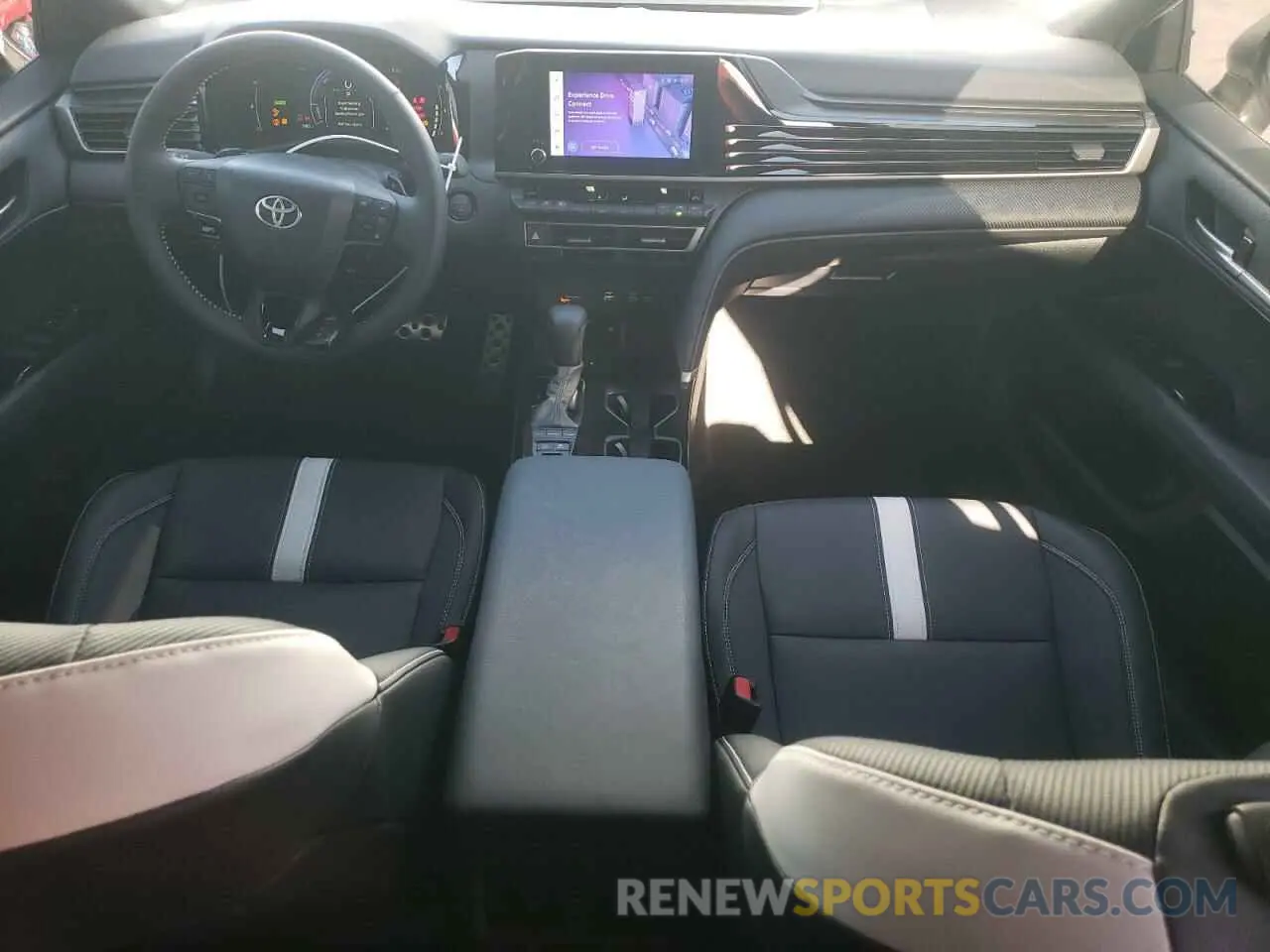 8 fotografías del automóvil dañado 4T1DAACKXSU563985 TOYOTA CAMRY 2025
