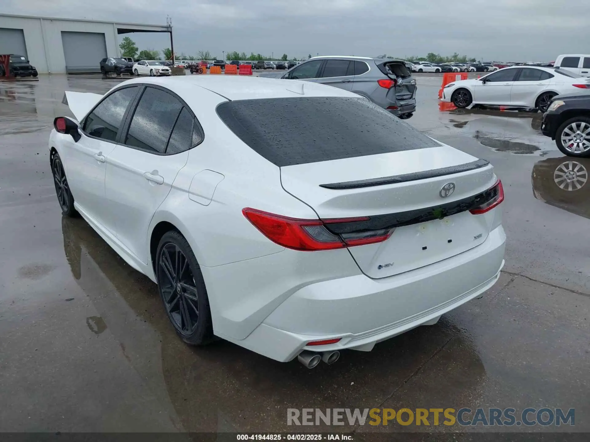 3 fotografías del automóvil dañado 4T1DAACKXSU588272 TOYOTA CAMRY 2025