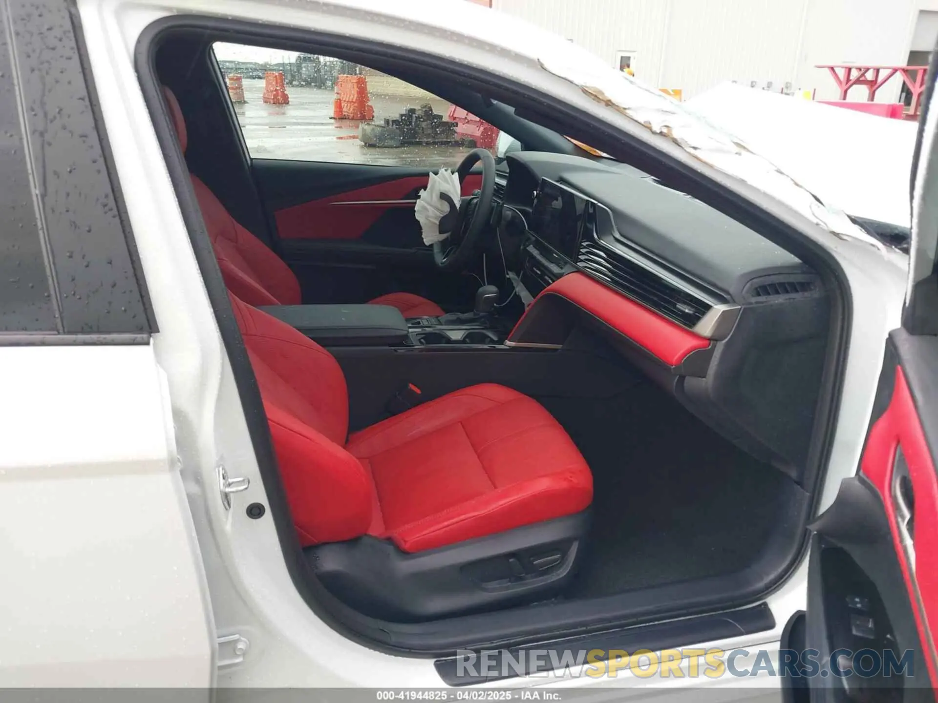 5 fotografías del automóvil dañado 4T1DAACKXSU588272 TOYOTA CAMRY 2025