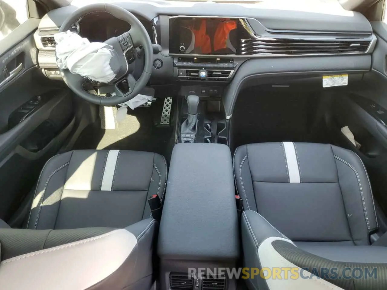 8 fotografías del automóvil dañado 4T1DAACKXSU589583 TOYOTA CAMRY 2025