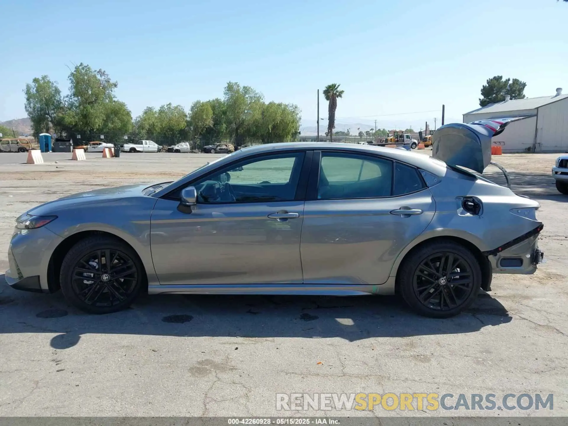 15 fotografías del automóvil dañado 4T1DAACKXSU599112 TOYOTA CAMRY 2025