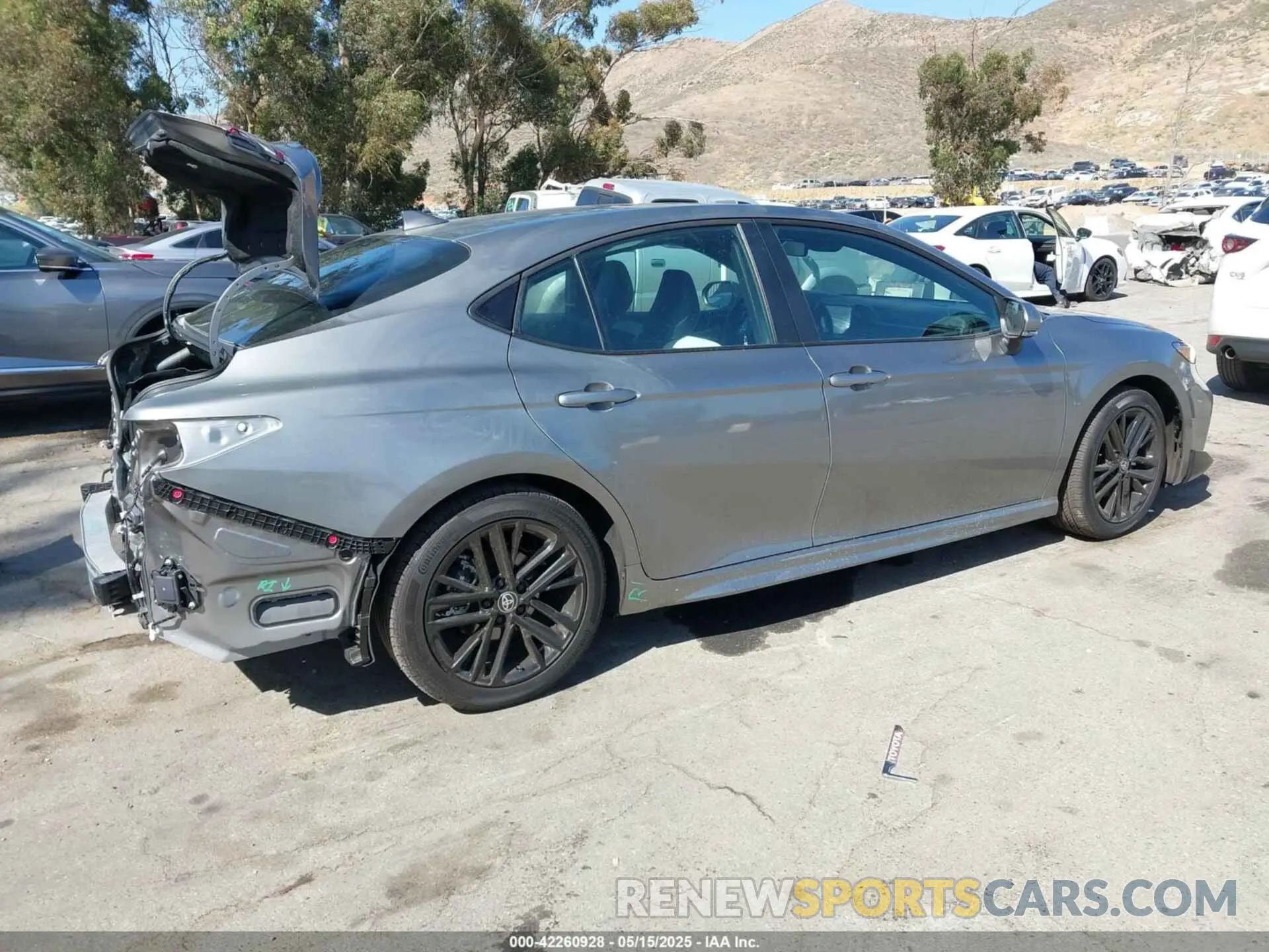 4 fotografías del automóvil dañado 4T1DAACKXSU599112 TOYOTA CAMRY 2025
