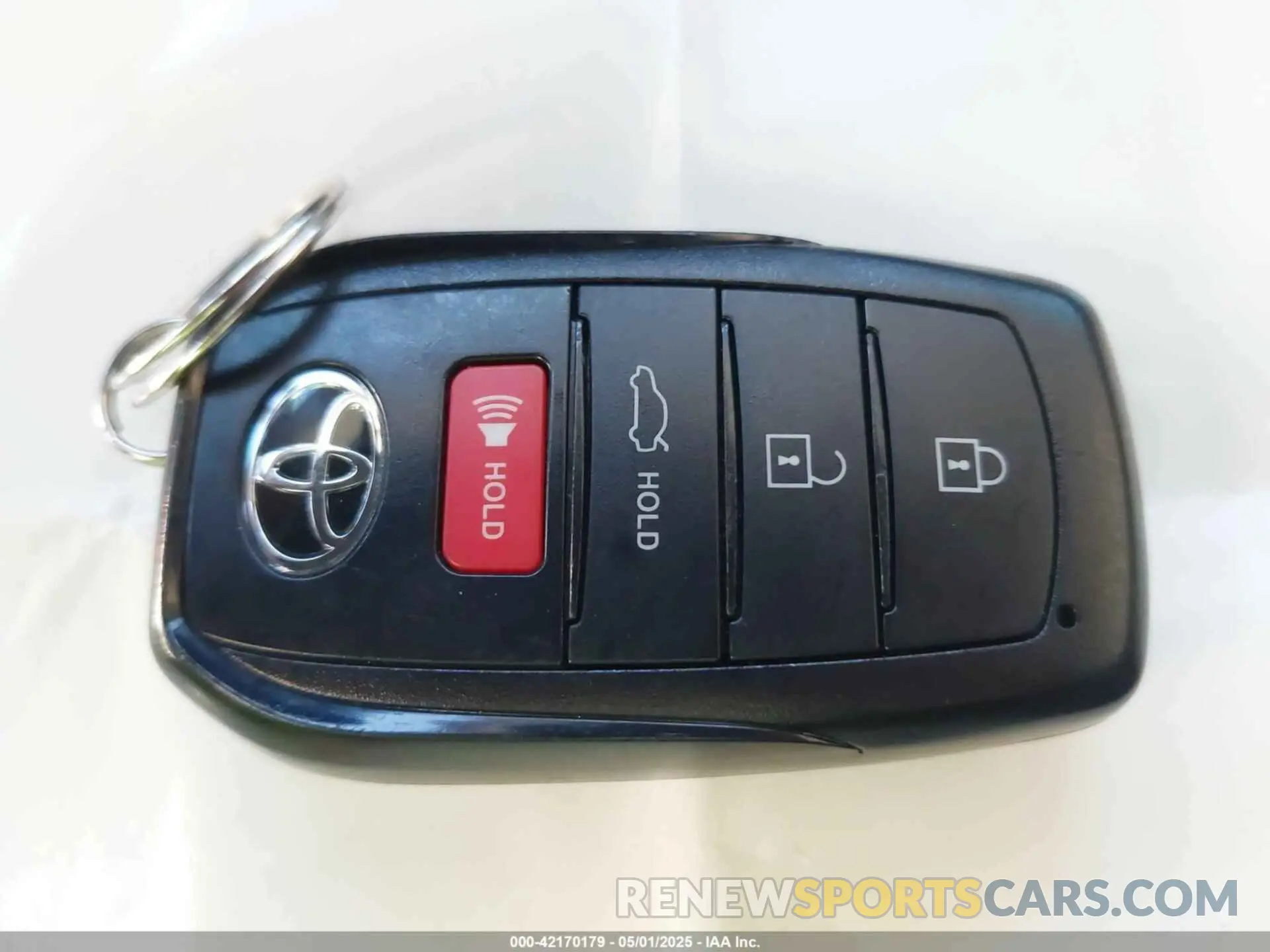 11 fotografías del automóvil dañado 4T1DBADK0SU016820 TOYOTA CAMRY 2025
