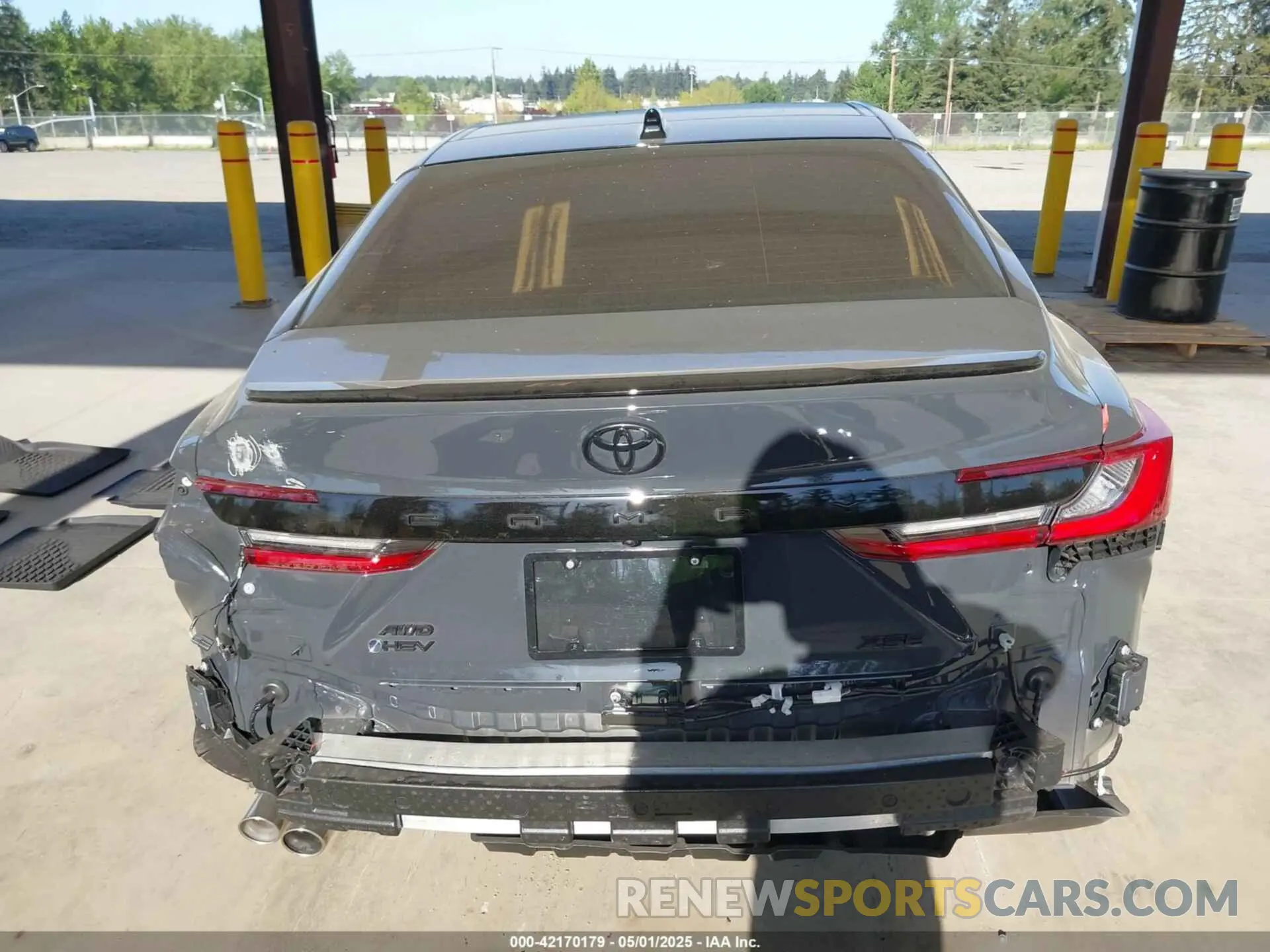 17 fotografías del automóvil dañado 4T1DBADK0SU016820 TOYOTA CAMRY 2025