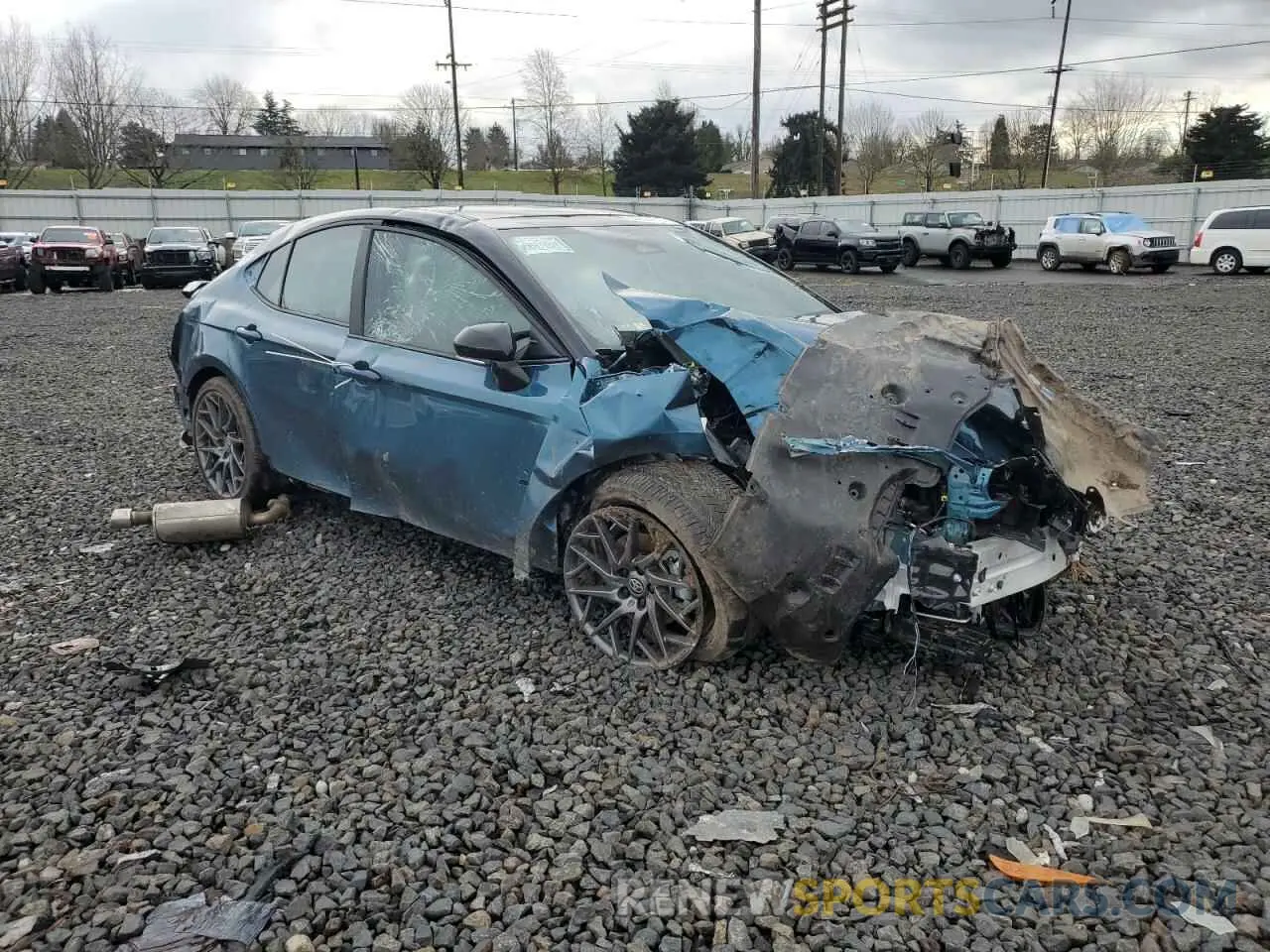 4 fotografías del automóvil dañado 4T1DBADK0SU016896 TOYOTA CAMRY 2025