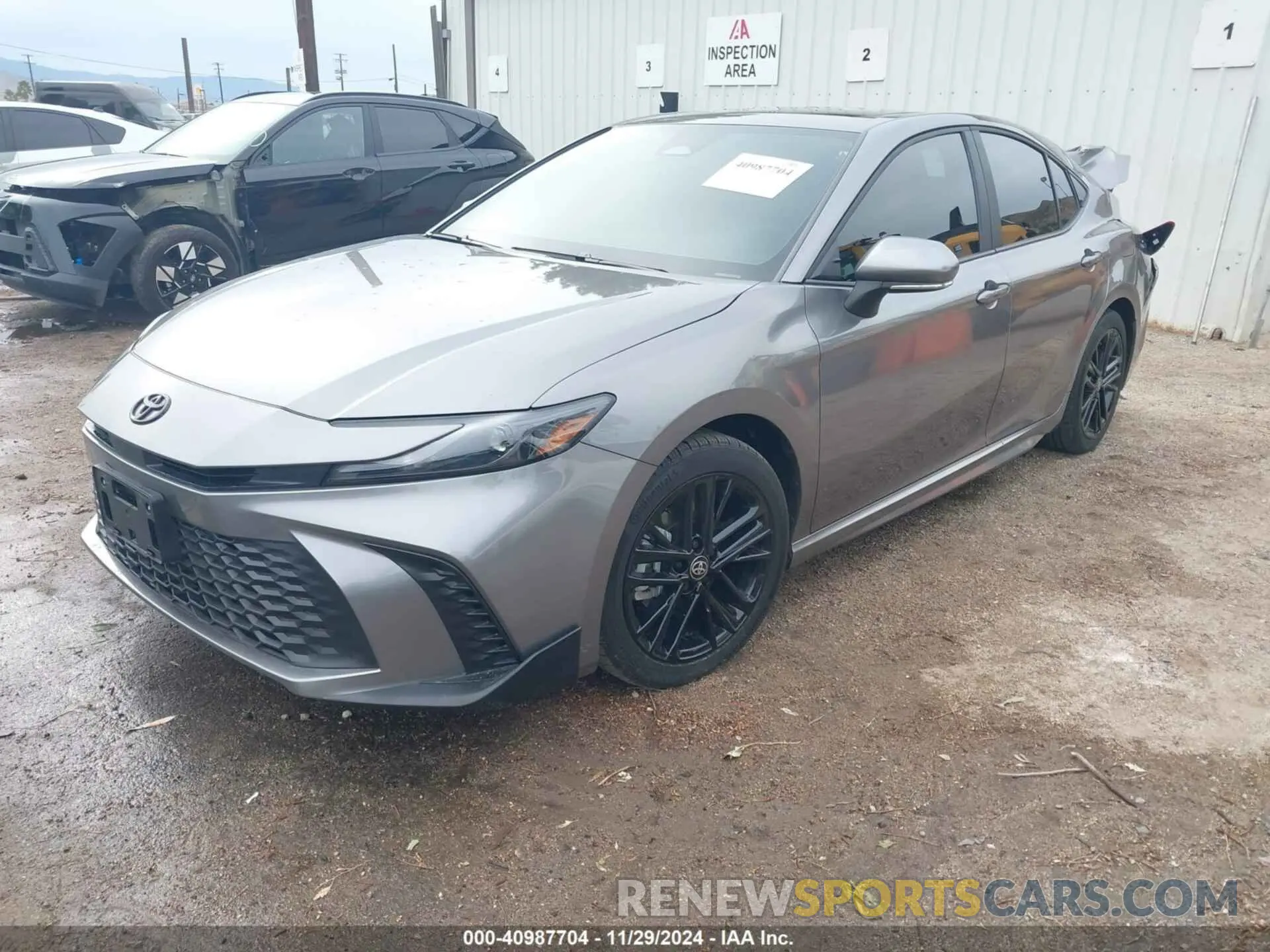 2 fotografías del automóvil dañado 4T1DBADK0SU503788 TOYOTA CAMRY 2025