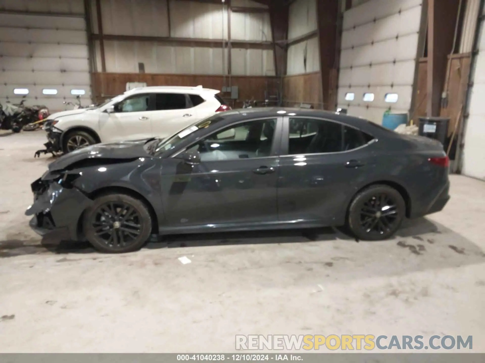 14 fotografías del automóvil dañado 4T1DBADK0SU506500 TOYOTA CAMRY 2025