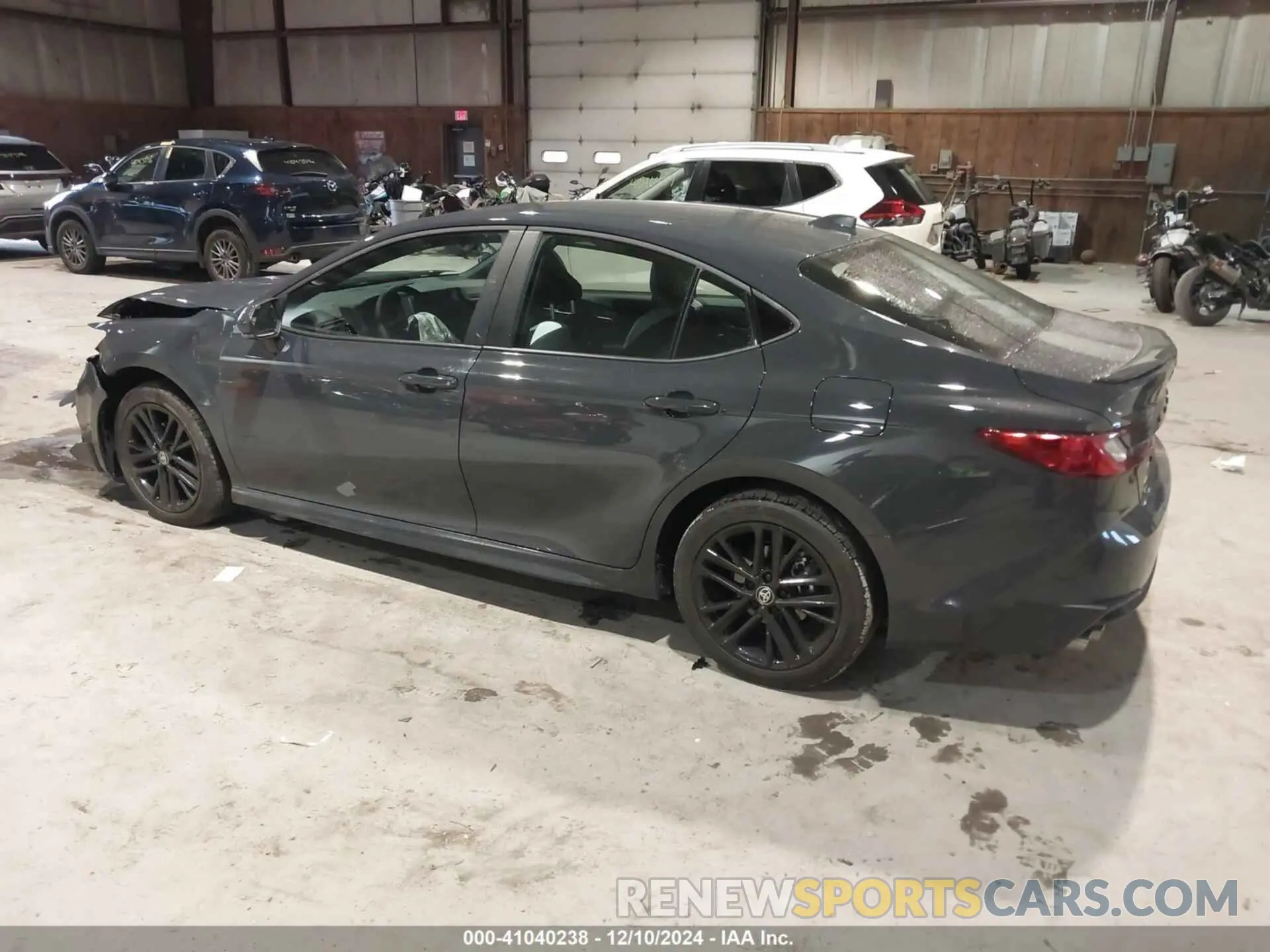 3 fotografías del automóvil dañado 4T1DBADK0SU506500 TOYOTA CAMRY 2025