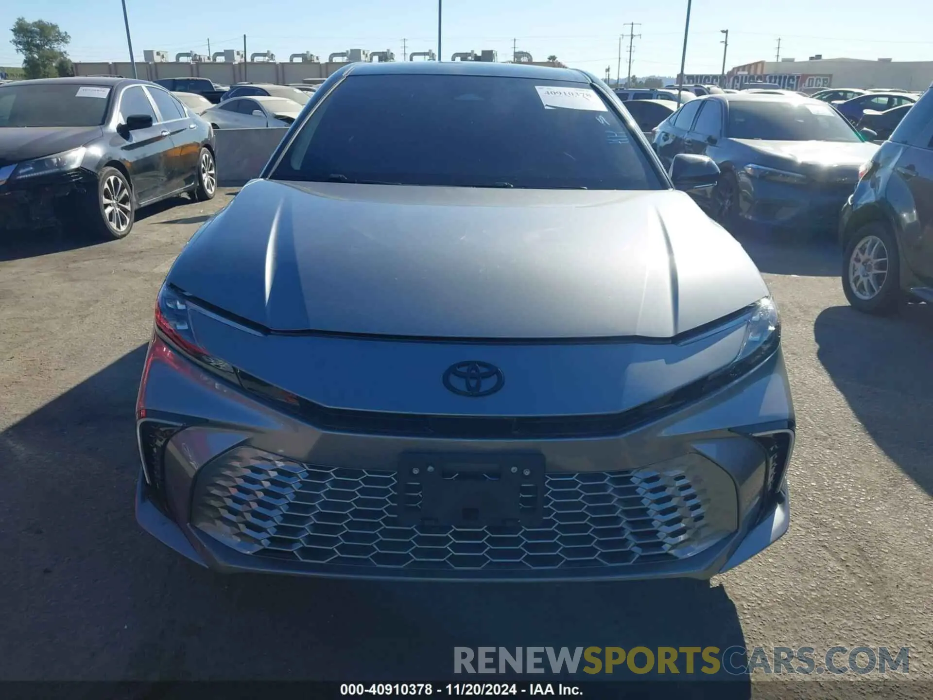 12 fotografías del automóvil dañado 4T1DBADK0SU511549 TOYOTA CAMRY 2025