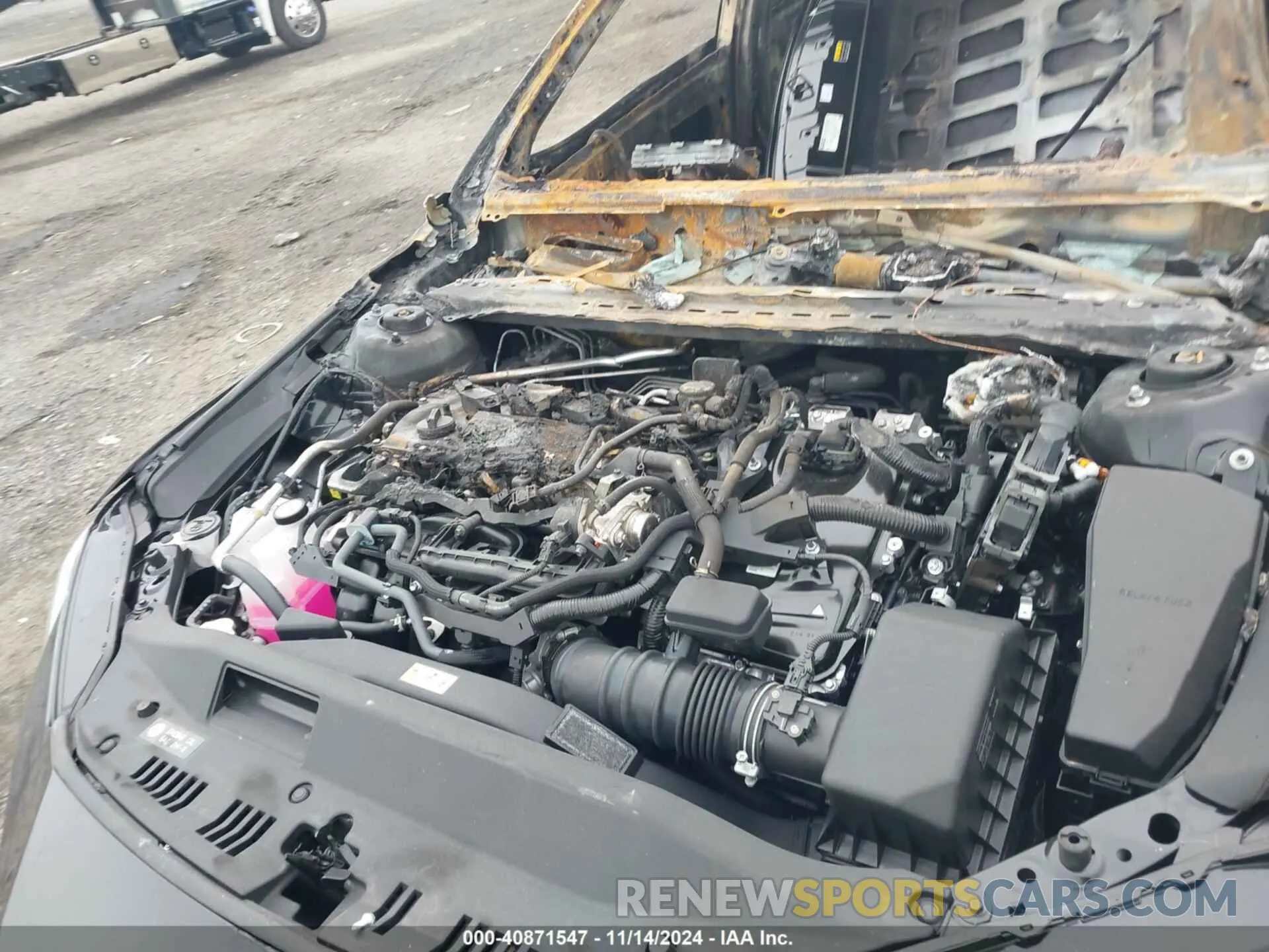 10 fotografías del automóvil dañado 4T1DBADK0SU512703 TOYOTA CAMRY 2025