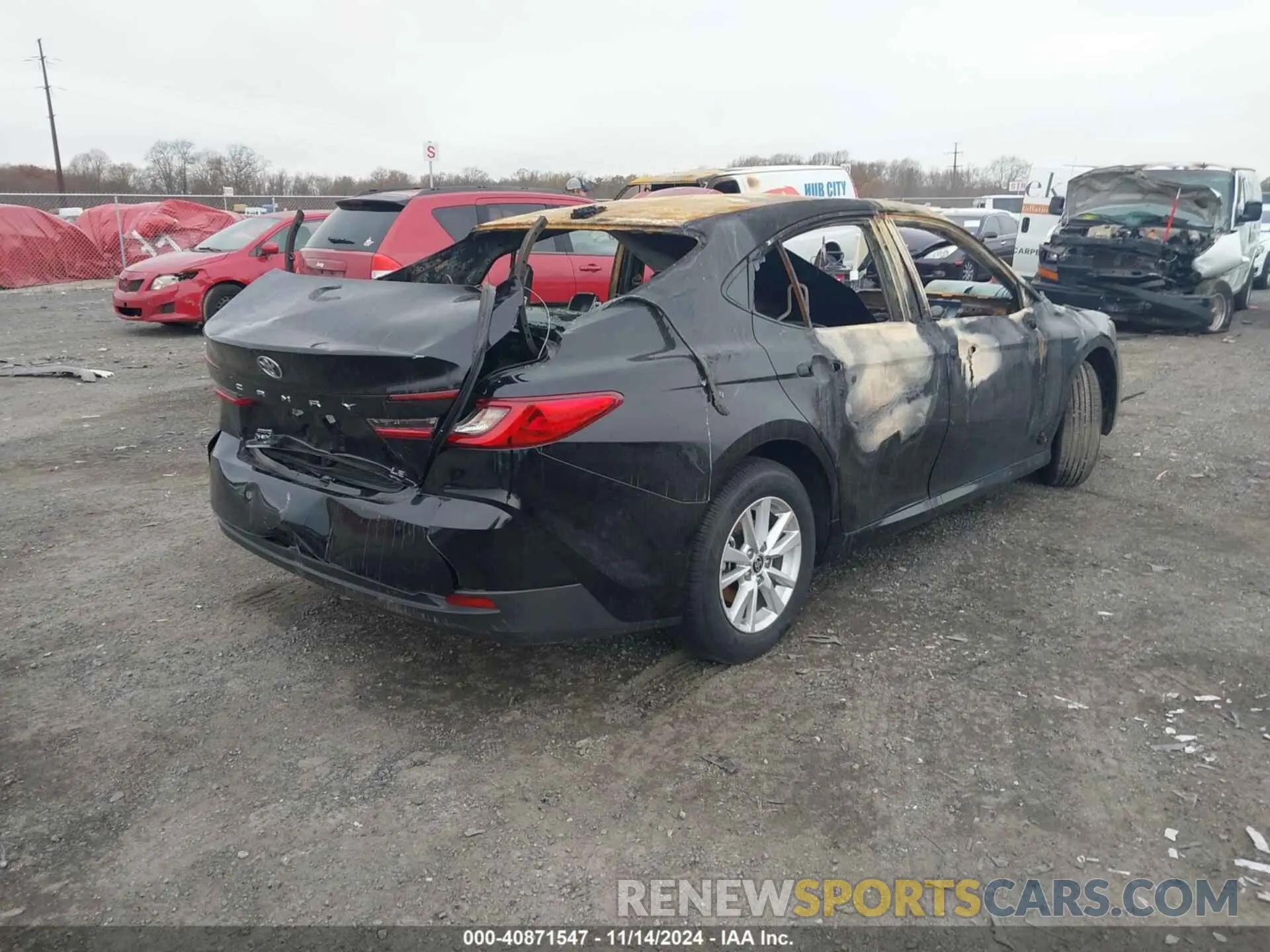 4 fotografías del automóvil dañado 4T1DBADK0SU512703 TOYOTA CAMRY 2025