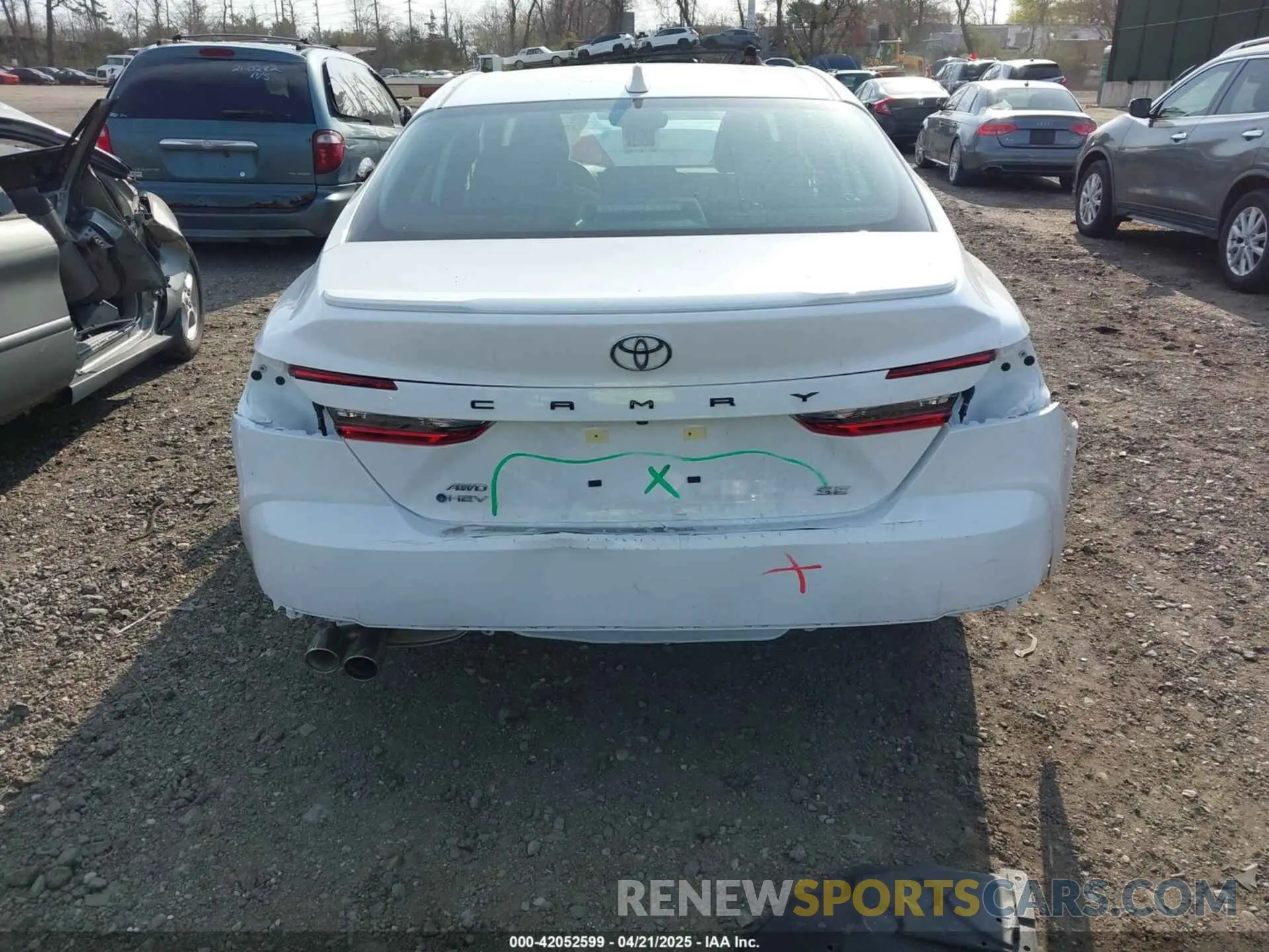 17 fotografías del automóvil dañado 4T1DBADK0SU526035 TOYOTA CAMRY 2025