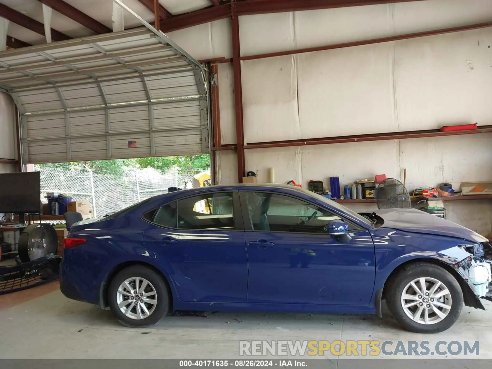 14 fotografías del automóvil dañado 4T1DBADK1SU001338 TOYOTA CAMRY 2025