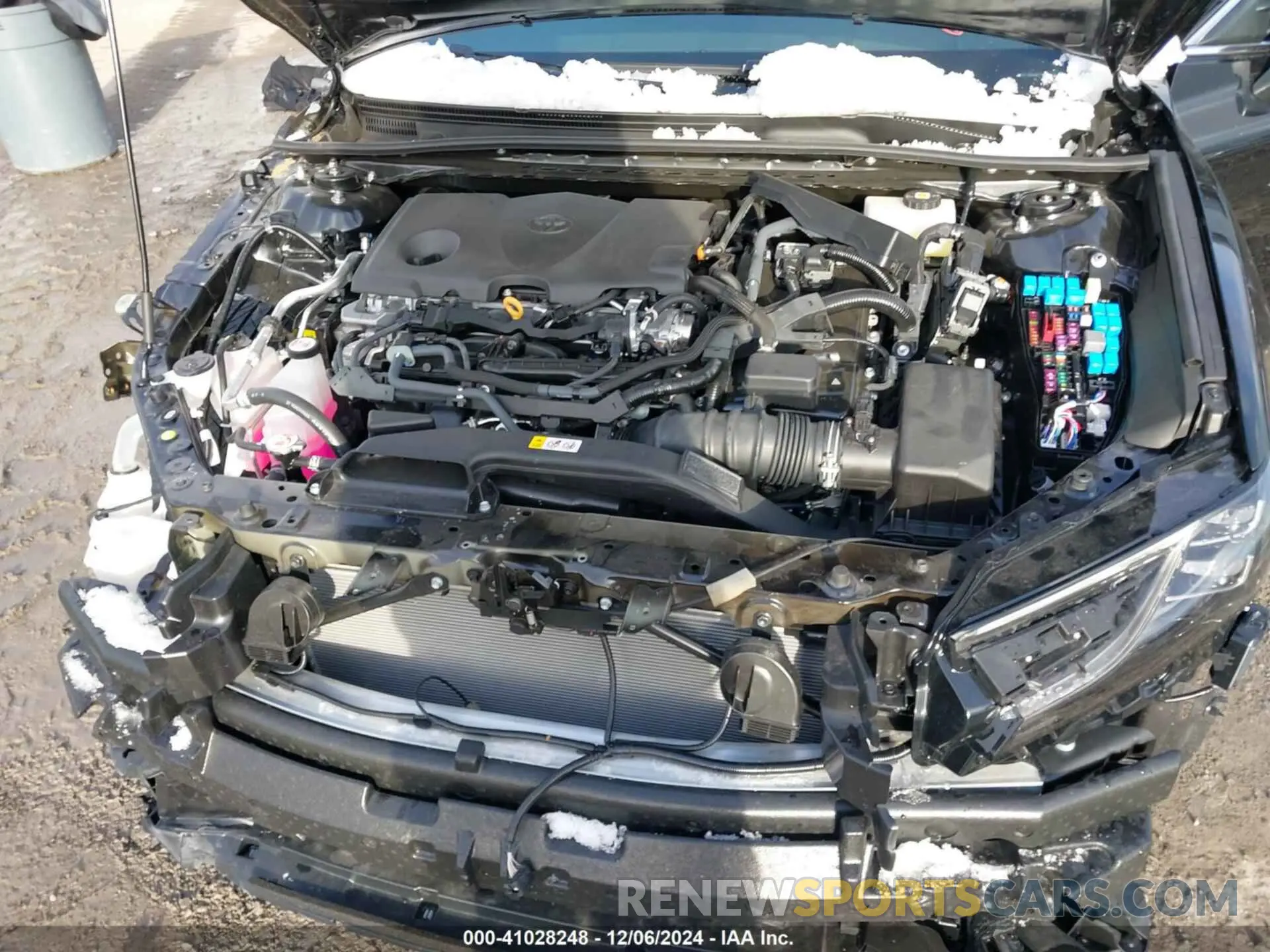 10 fotografías del automóvil dañado 4T1DBADK1SU006264 TOYOTA CAMRY 2025