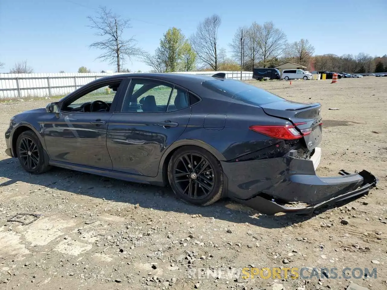 2 fotografías del automóvil dañado 4T1DBADK2SU001459 TOYOTA CAMRY 2025