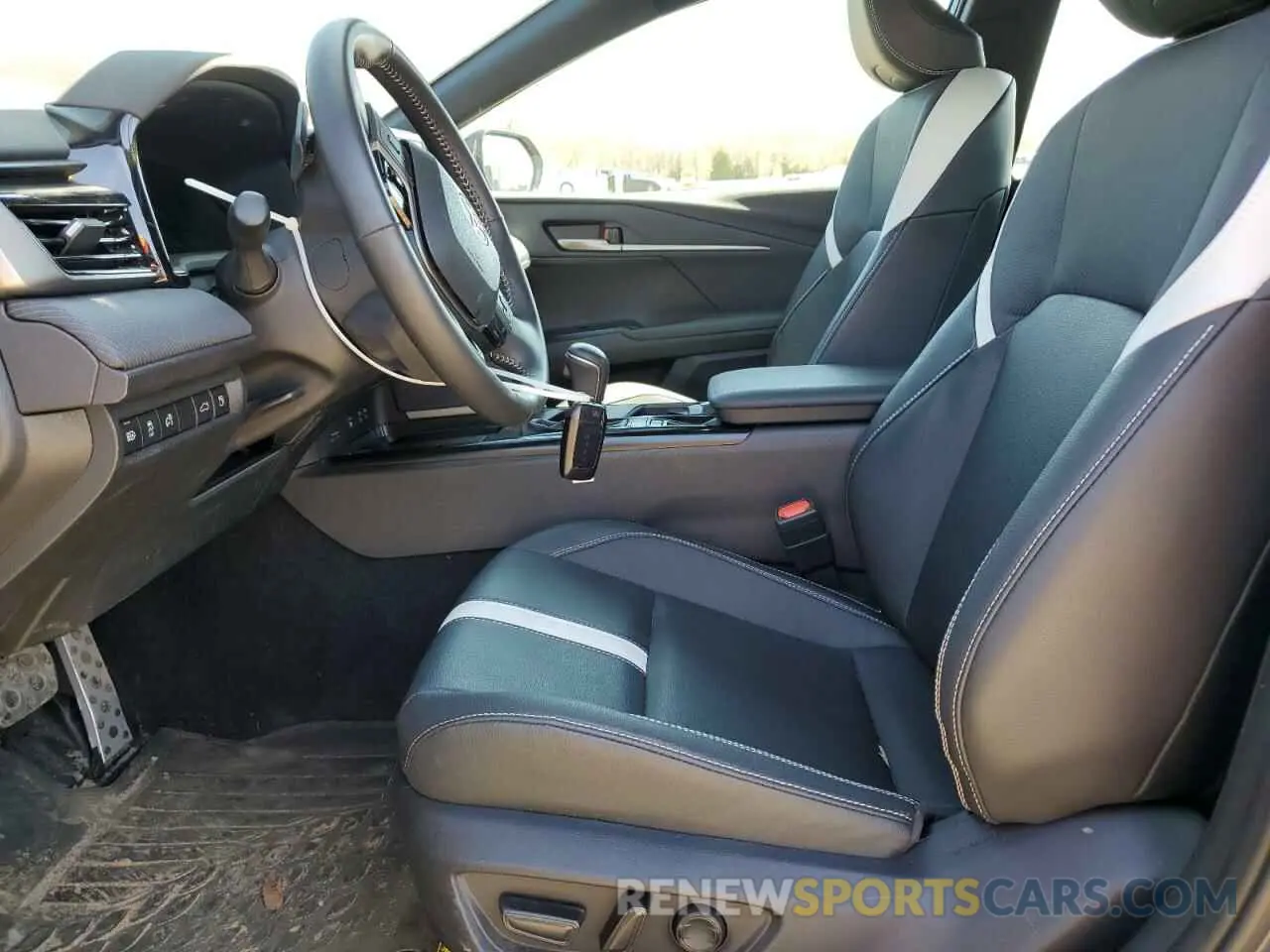7 fotografías del automóvil dañado 4T1DBADK2SU001459 TOYOTA CAMRY 2025