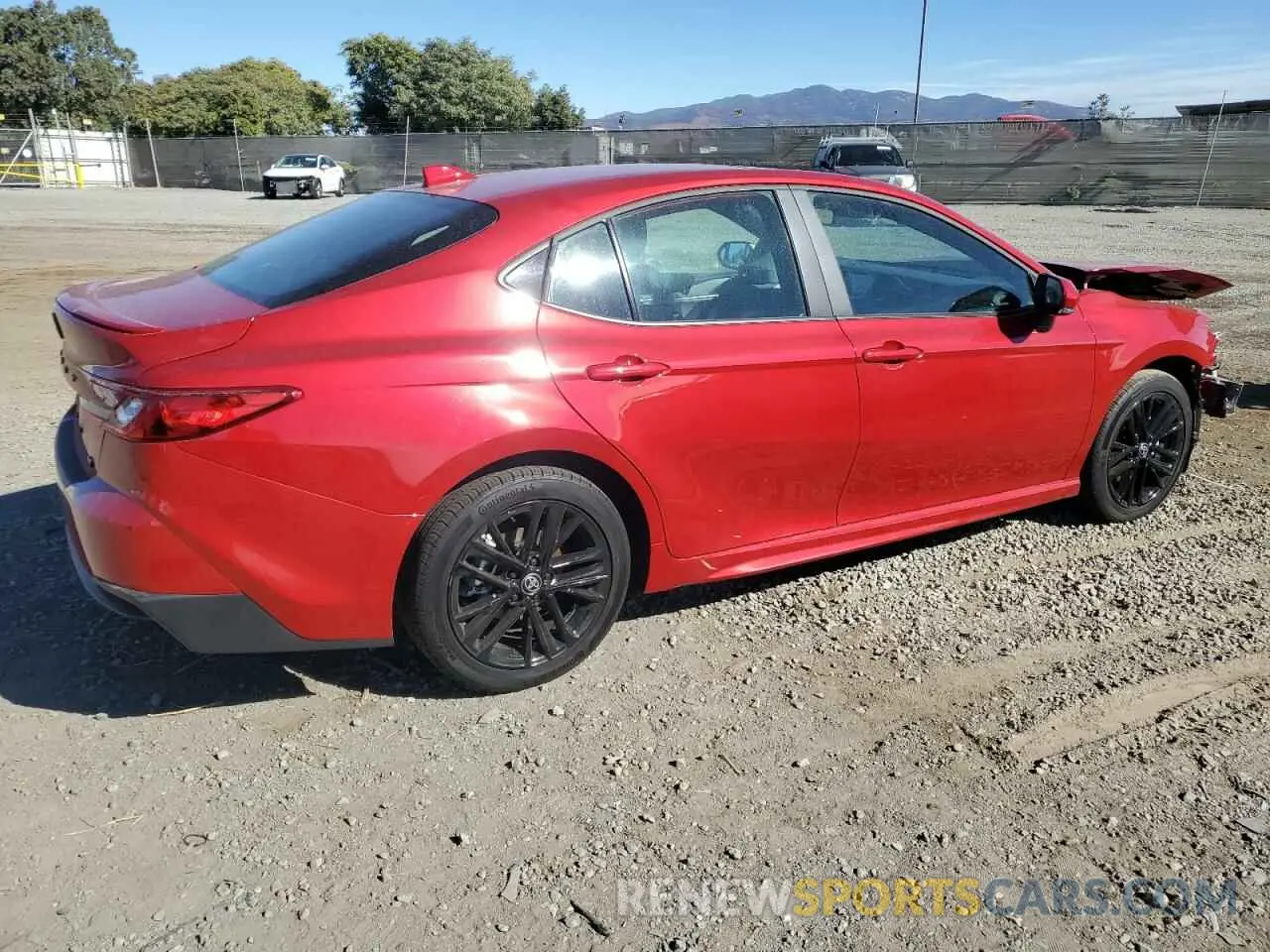 3 fotografías del automóvil dañado 4T1DBADK2SU002871 TOYOTA CAMRY 2025
