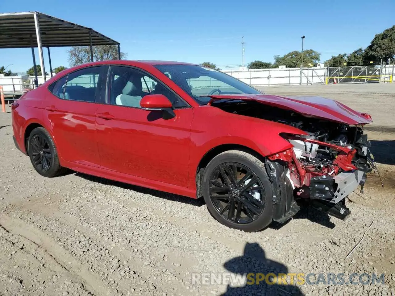 4 fotografías del automóvil dañado 4T1DBADK2SU002871 TOYOTA CAMRY 2025