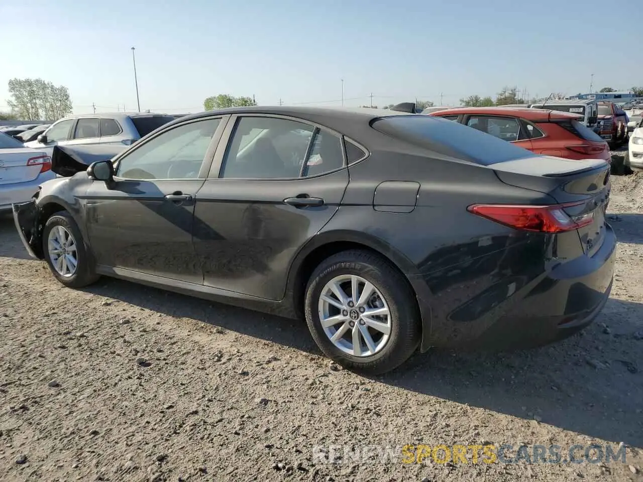 2 fotografías del automóvil dañado 4T1DBADK2SU012882 TOYOTA CAMRY 2025