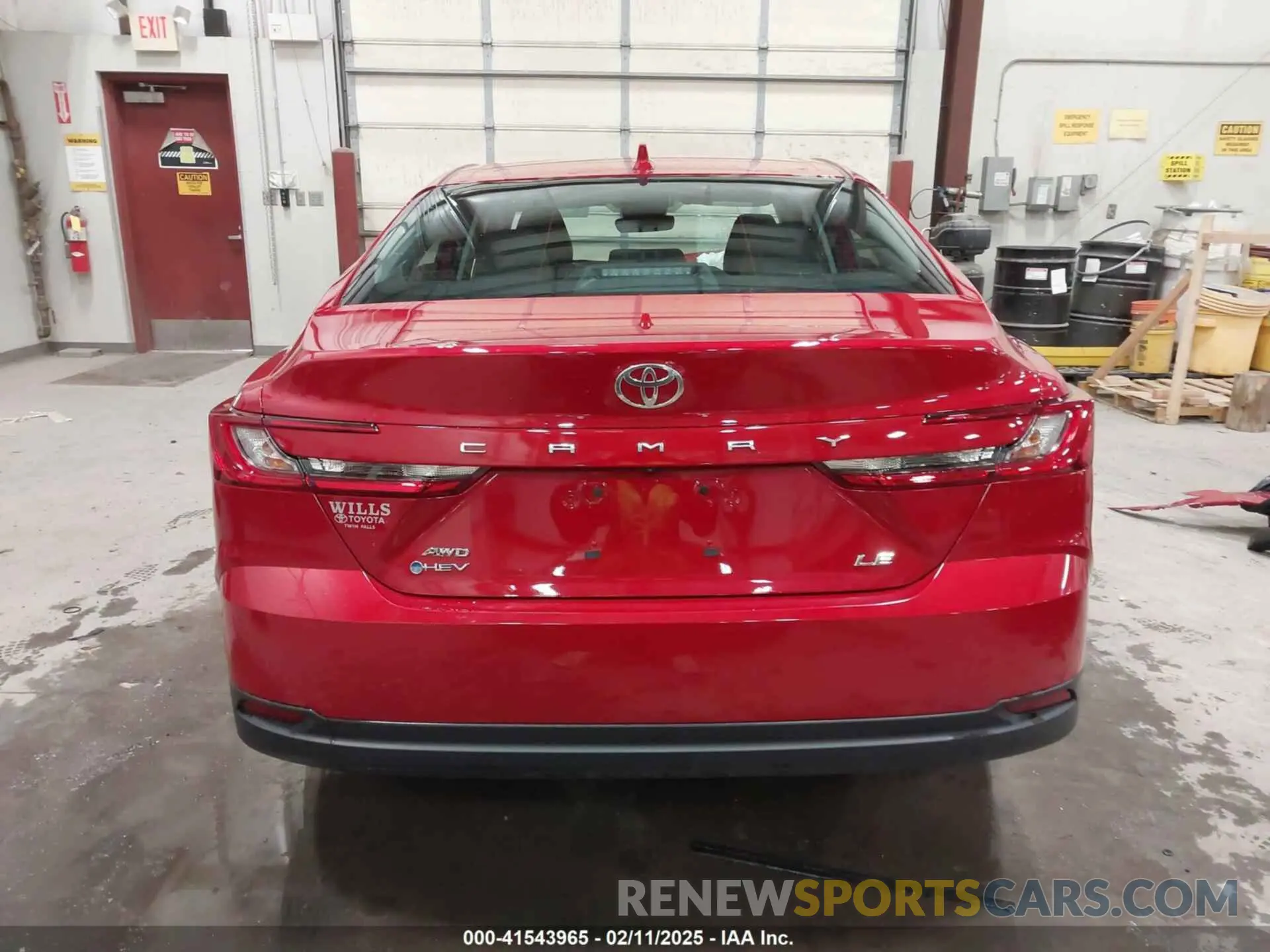 17 fotografías del automóvil dañado 4T1DBADK2SU013689 TOYOTA CAMRY 2025
