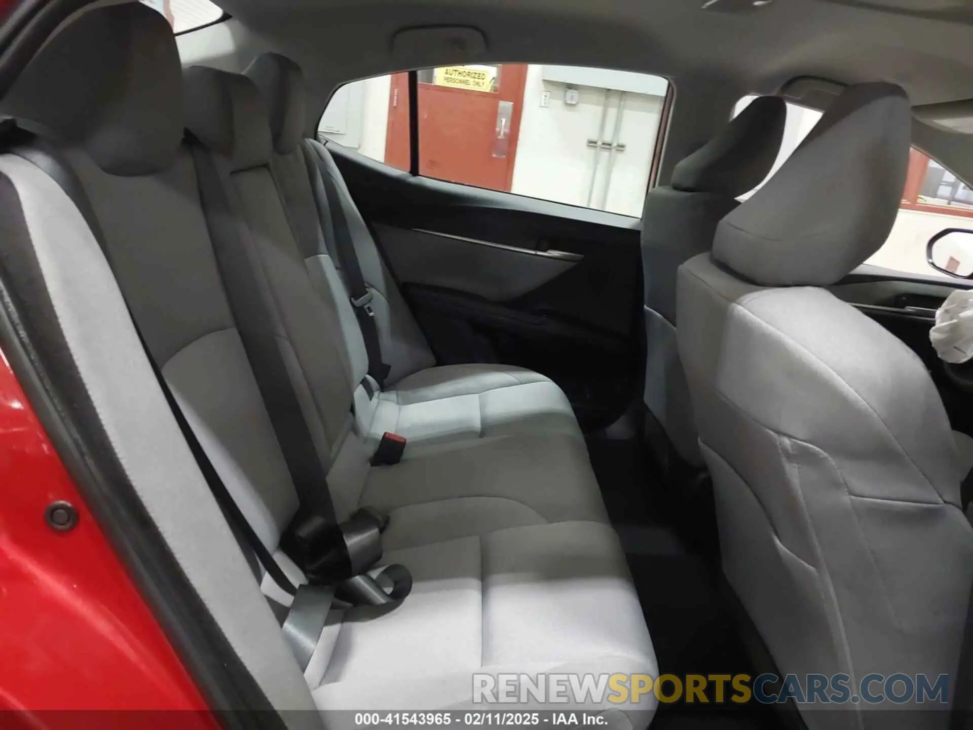 8 fotografías del automóvil dañado 4T1DBADK2SU013689 TOYOTA CAMRY 2025