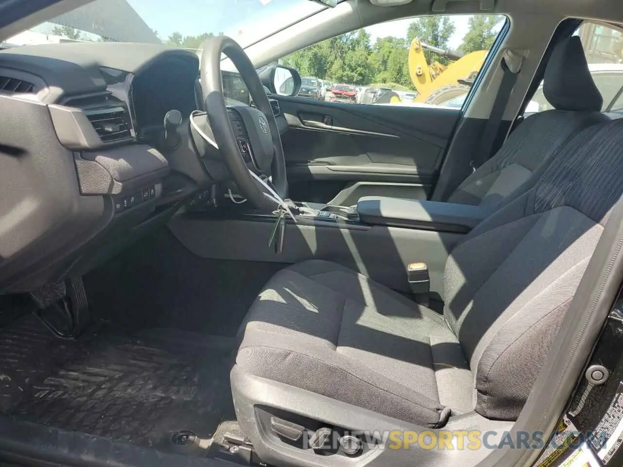7 fotografías del automóvil dañado 4T1DBADK2SU021386 TOYOTA CAMRY 2025