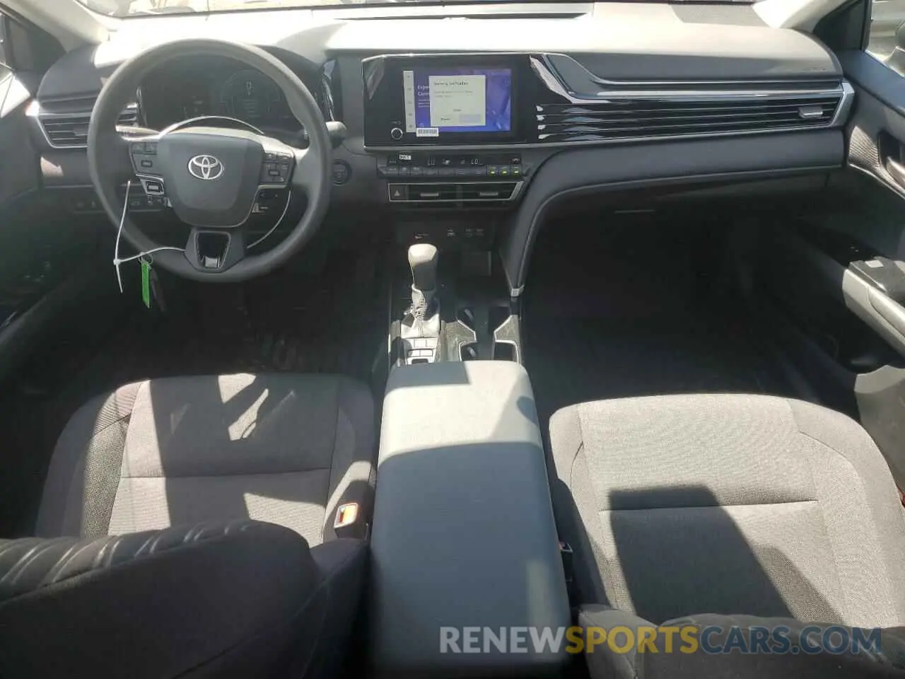 8 fotografías del automóvil dañado 4T1DBADK2SU021386 TOYOTA CAMRY 2025
