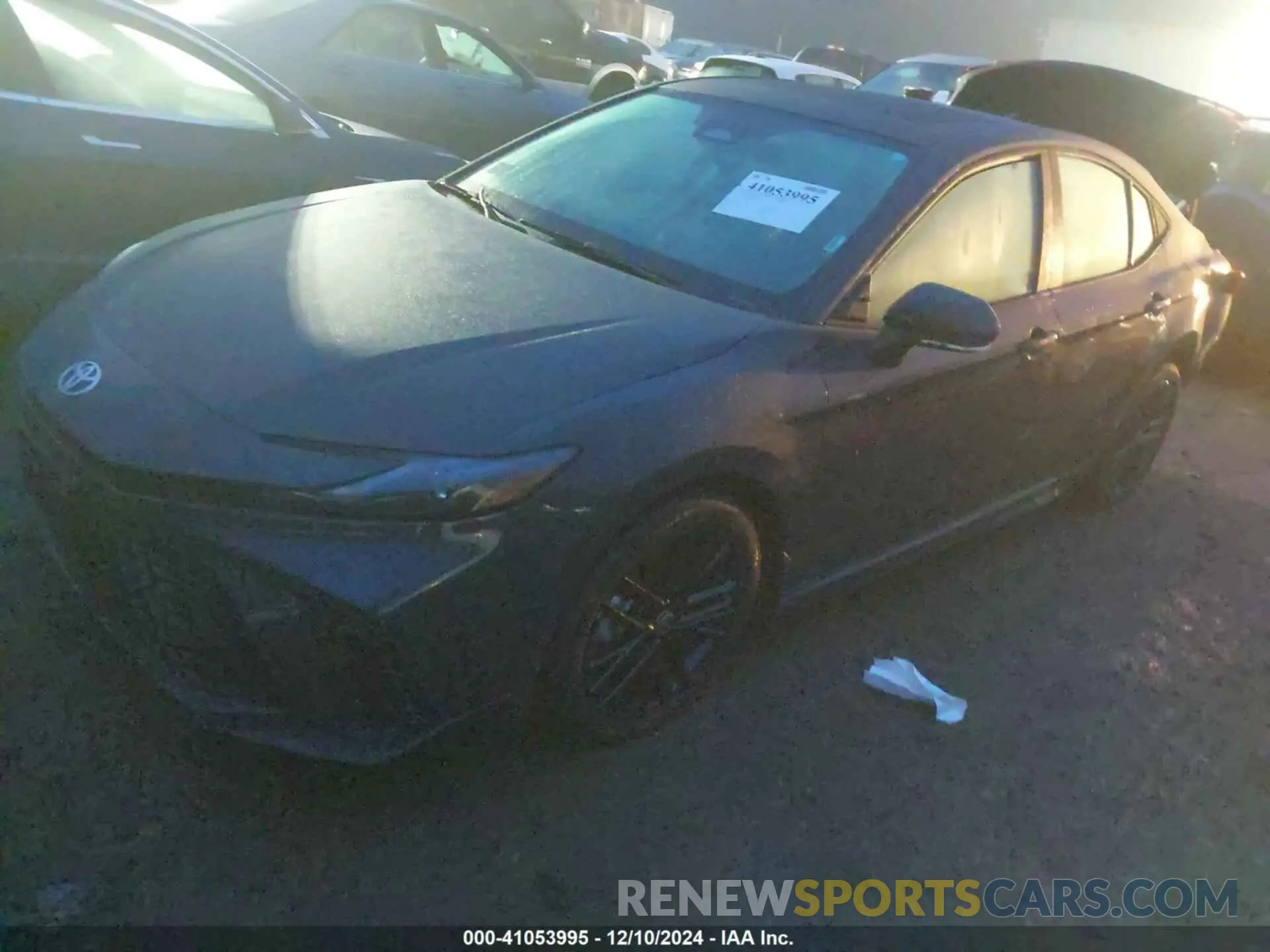 2 fotografías del automóvil dañado 4T1DBADK2SU507812 TOYOTA CAMRY 2025