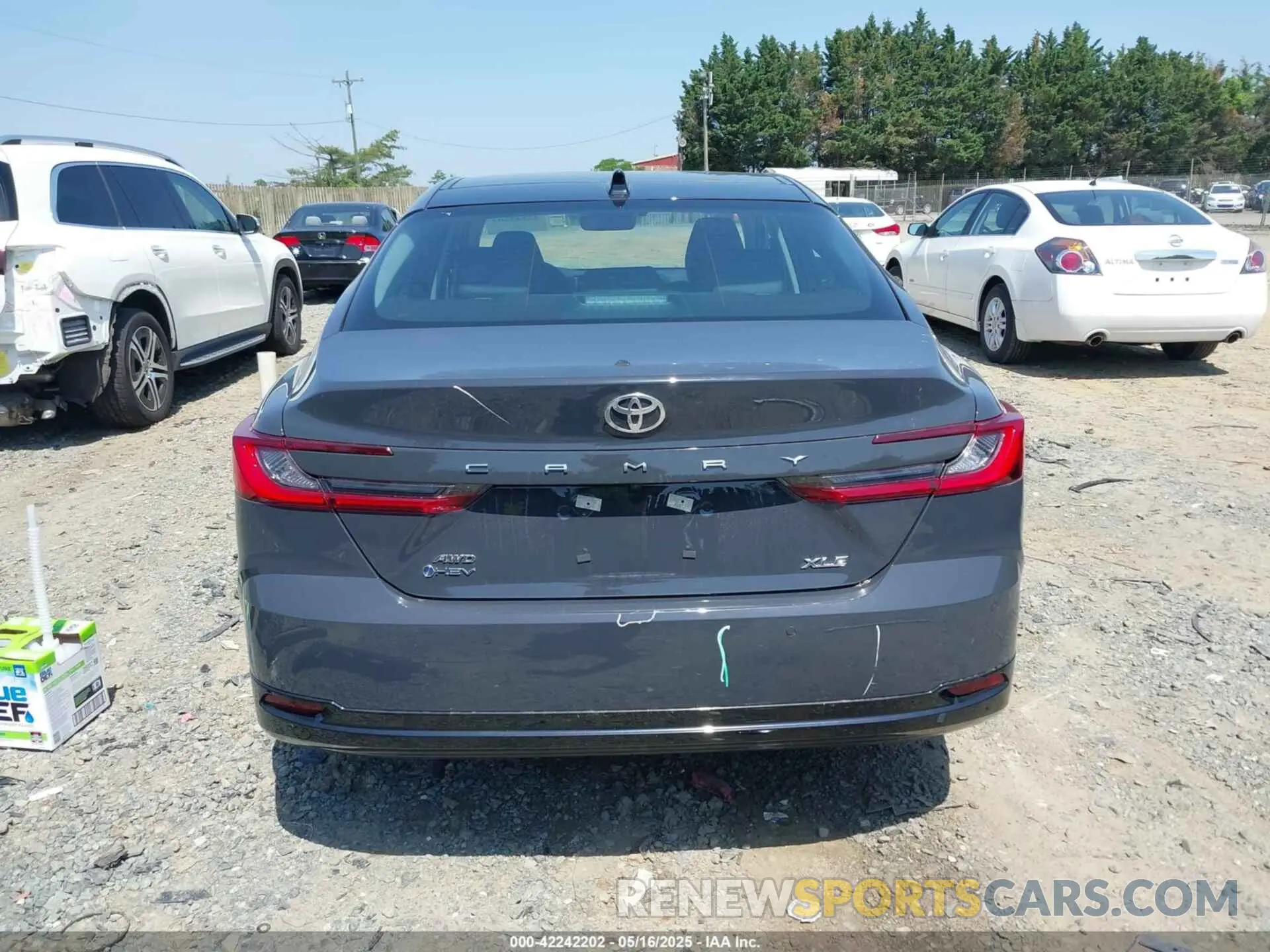 17 fotografías del automóvil dañado 4T1DBADK2SU509561 TOYOTA CAMRY 2025