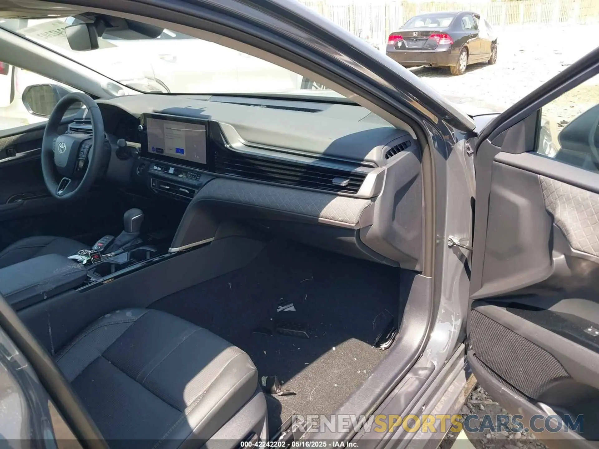 5 fotografías del automóvil dañado 4T1DBADK2SU509561 TOYOTA CAMRY 2025