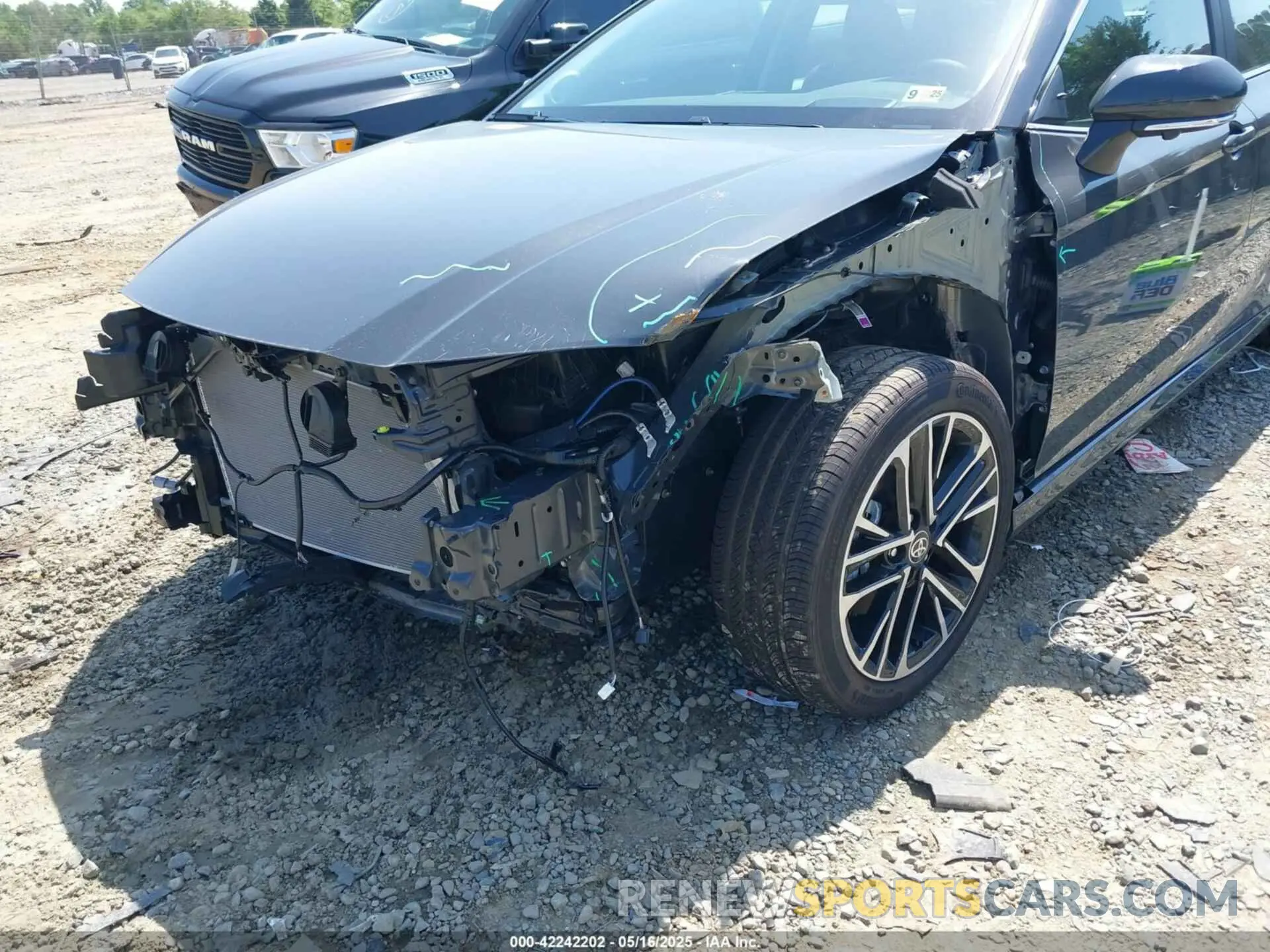 6 fotografías del automóvil dañado 4T1DBADK2SU509561 TOYOTA CAMRY 2025