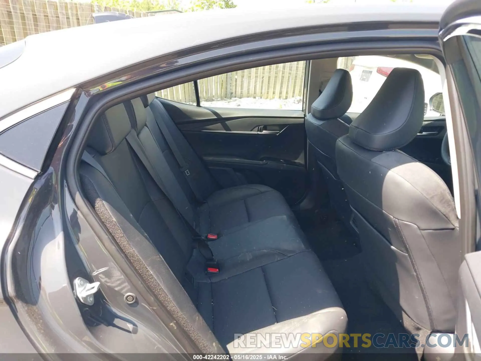 8 fotografías del automóvil dañado 4T1DBADK2SU509561 TOYOTA CAMRY 2025