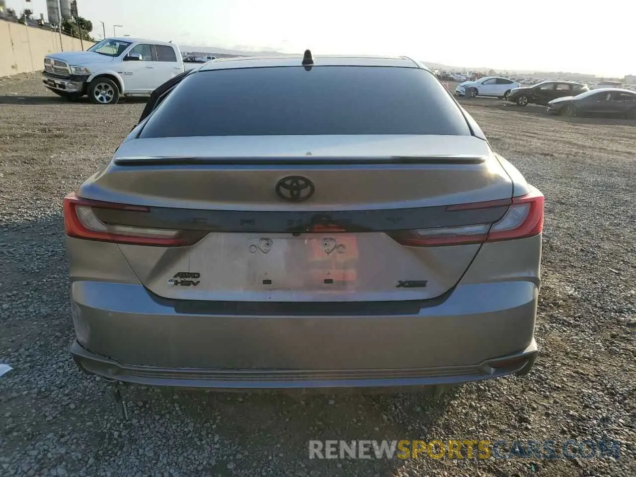 6 fotografías del automóvil dañado 4T1DBADK2SU510631 TOYOTA CAMRY 2025
