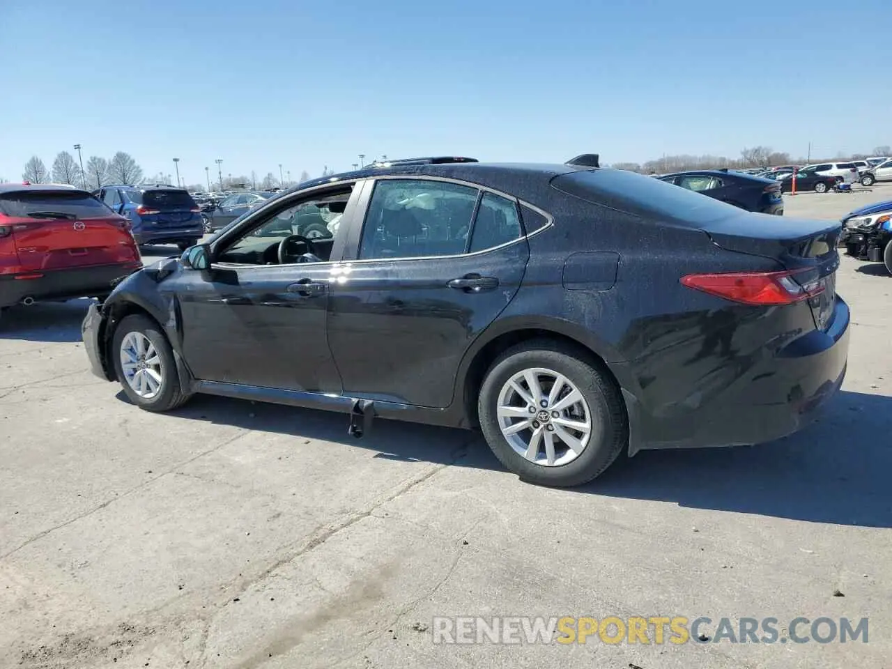 2 fotografías del automóvil dañado 4T1DBADK2SU520558 TOYOTA CAMRY 2025