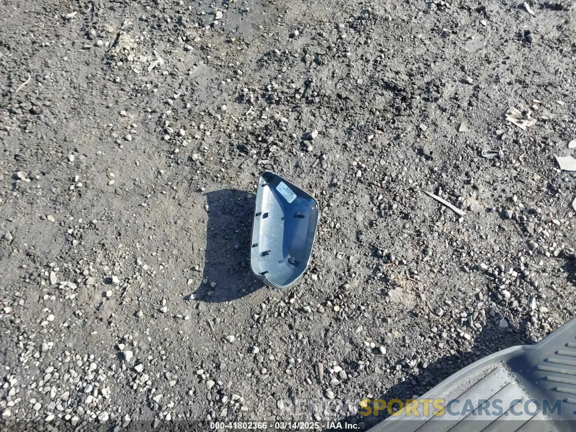 12 fotografías del automóvil dañado 4T1DBADK2SU521774 TOYOTA CAMRY 2025