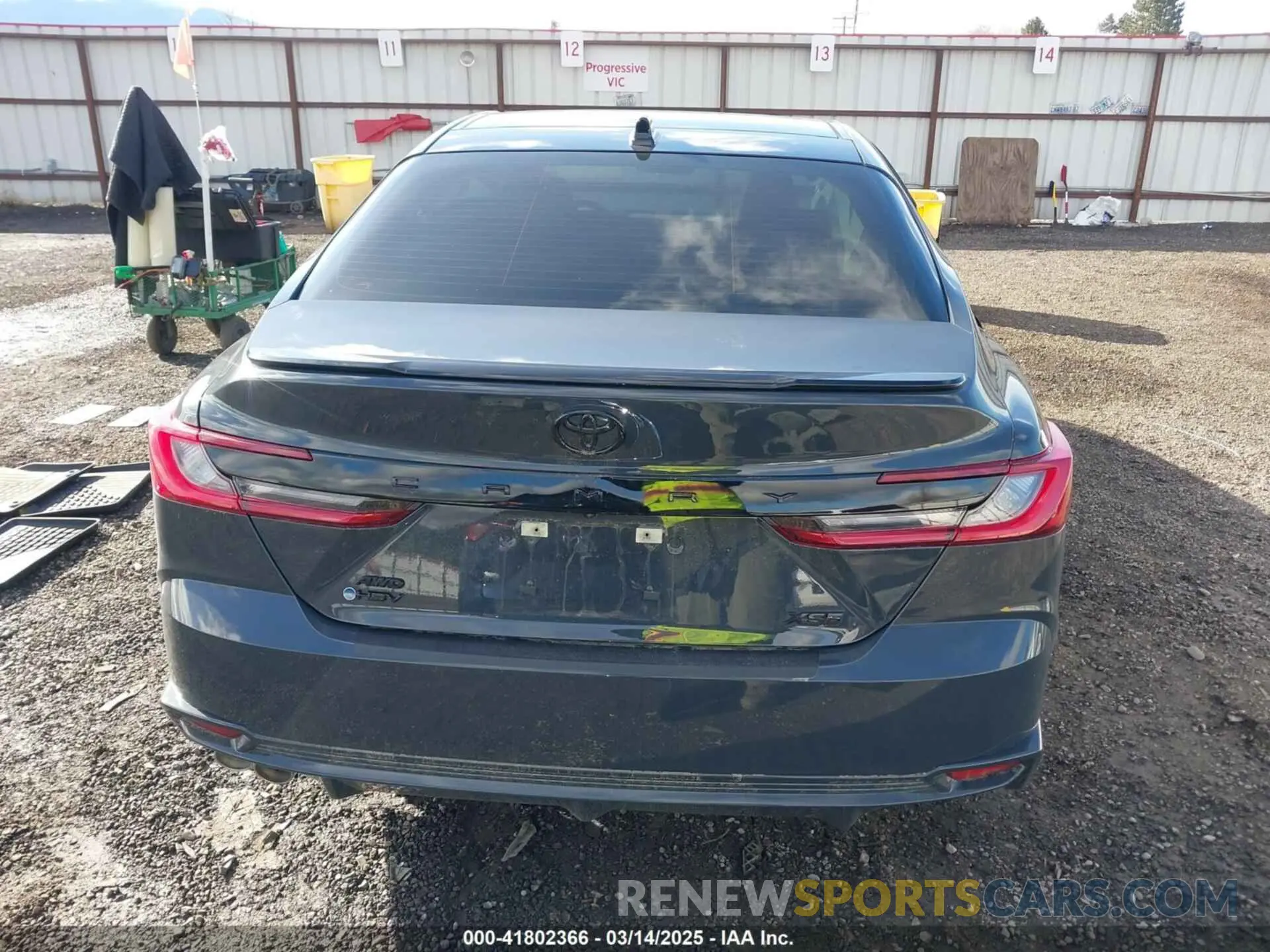 17 fotografías del automóvil dañado 4T1DBADK2SU521774 TOYOTA CAMRY 2025