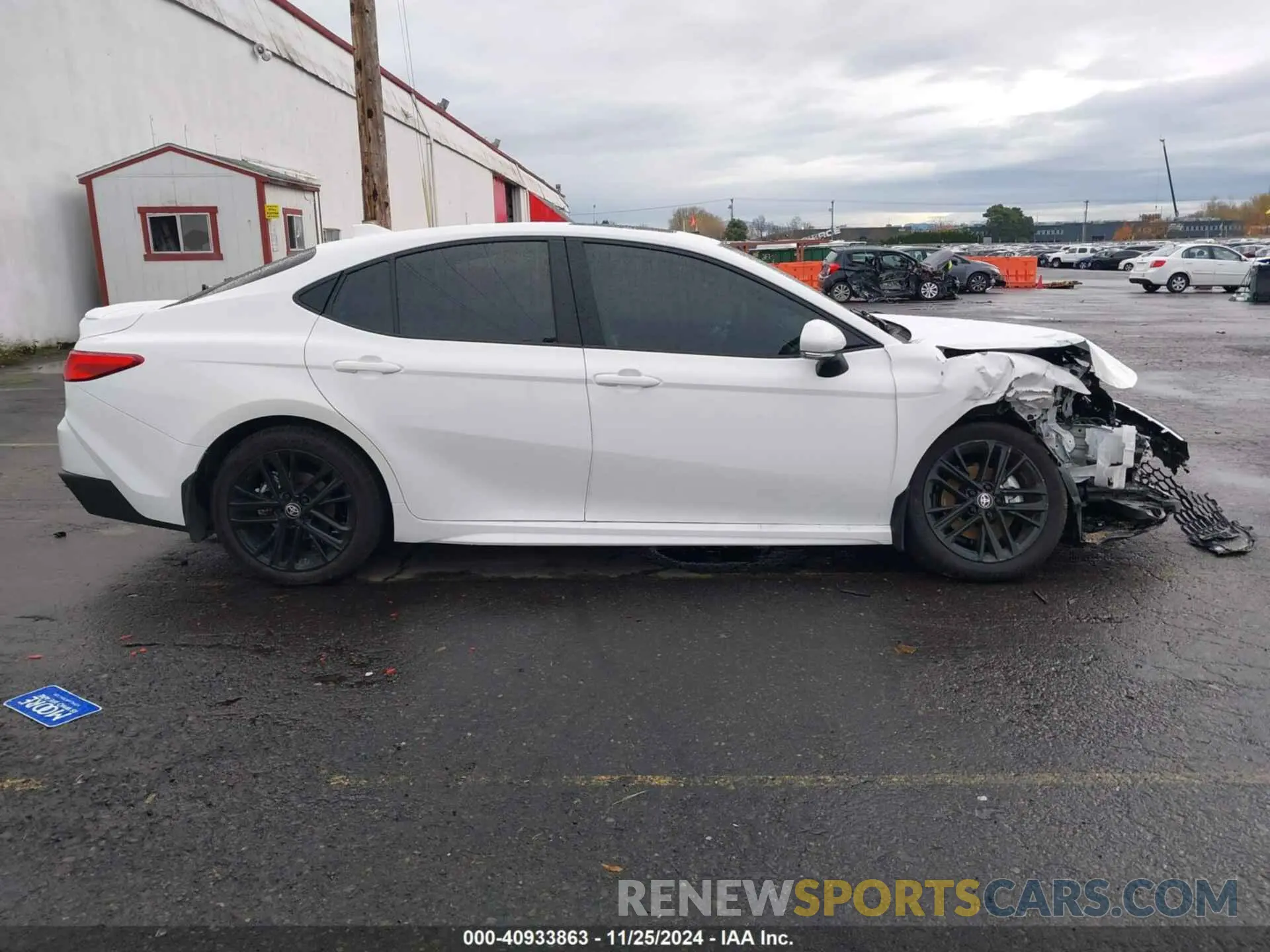 13 fotografías del automóvil dañado 4T1DBADK3SU006380 TOYOTA CAMRY 2025