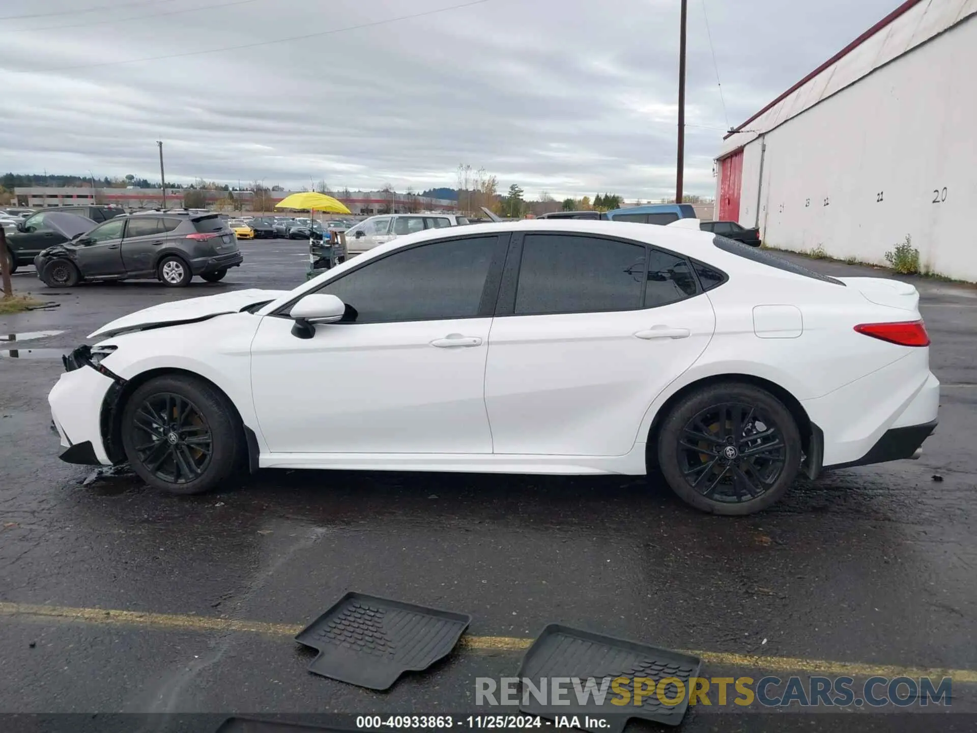 14 fotografías del automóvil dañado 4T1DBADK3SU006380 TOYOTA CAMRY 2025