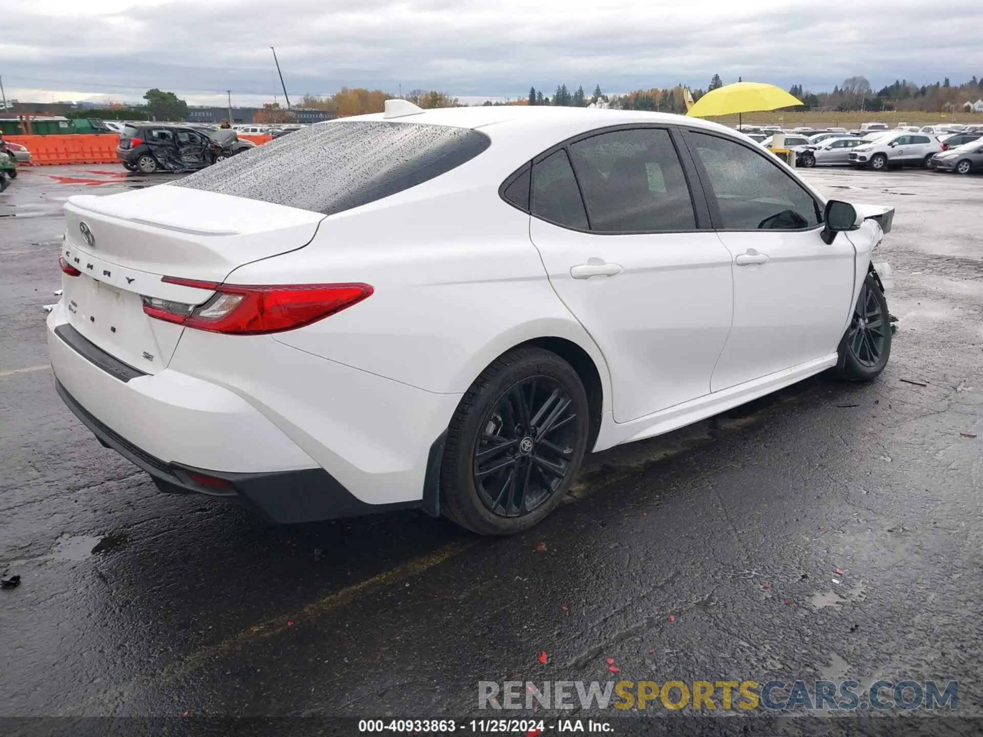 4 fotografías del automóvil dañado 4T1DBADK3SU006380 TOYOTA CAMRY 2025
