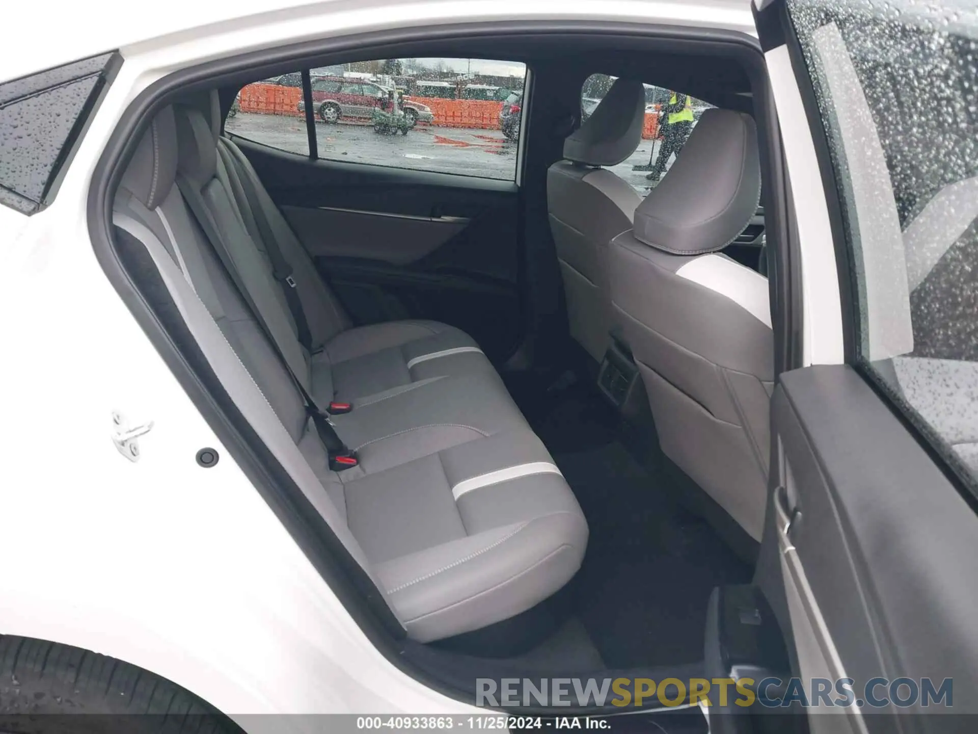 8 fotografías del automóvil dañado 4T1DBADK3SU006380 TOYOTA CAMRY 2025
