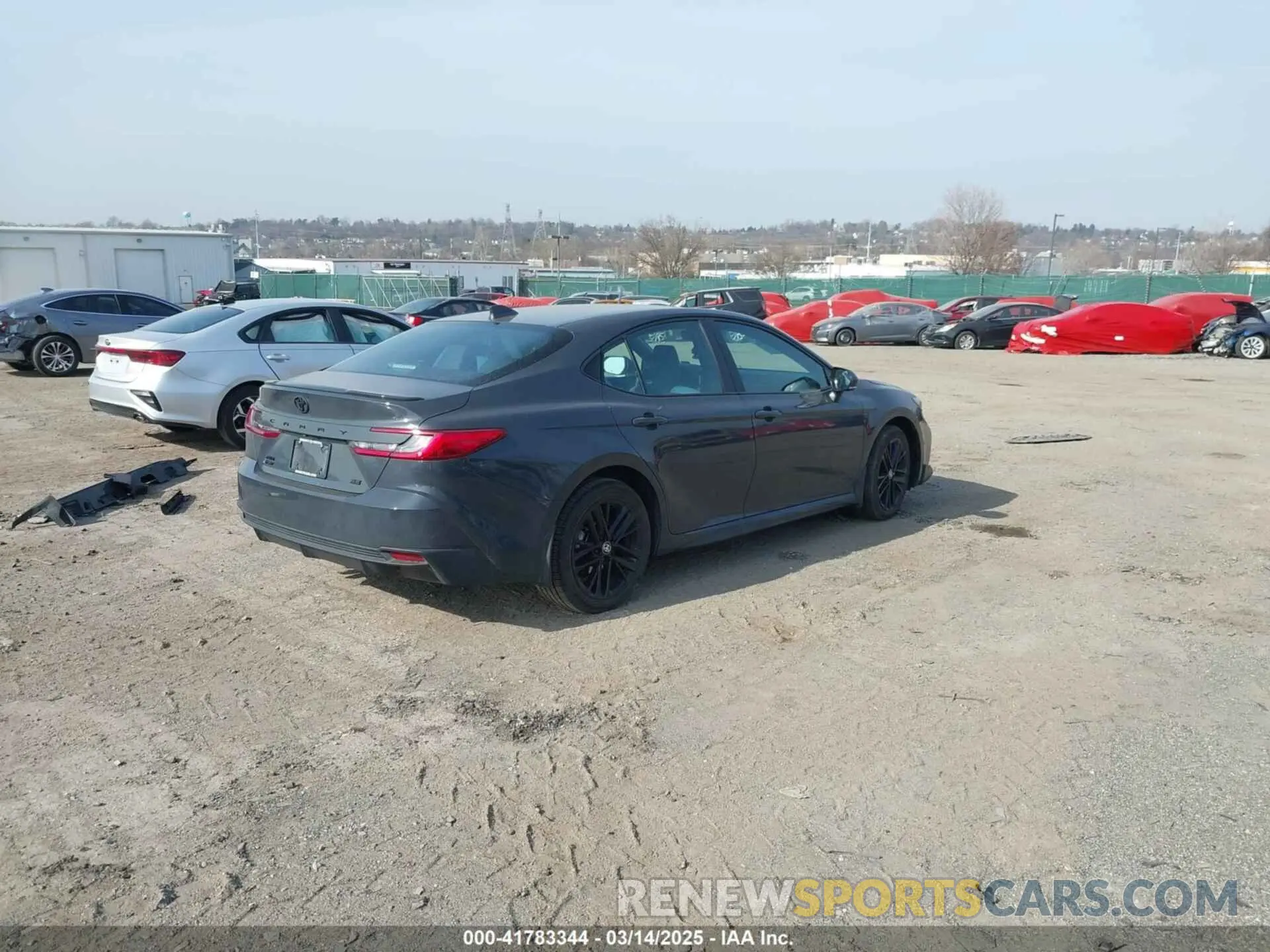 4 fotografías del automóvil dañado 4T1DBADK3SU012485 TOYOTA CAMRY 2025
