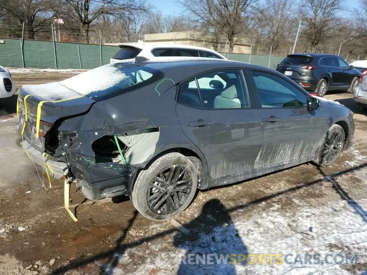 3 fotografías del automóvil dañado 4T1DBADK3SU018044 TOYOTA CAMRY 2025