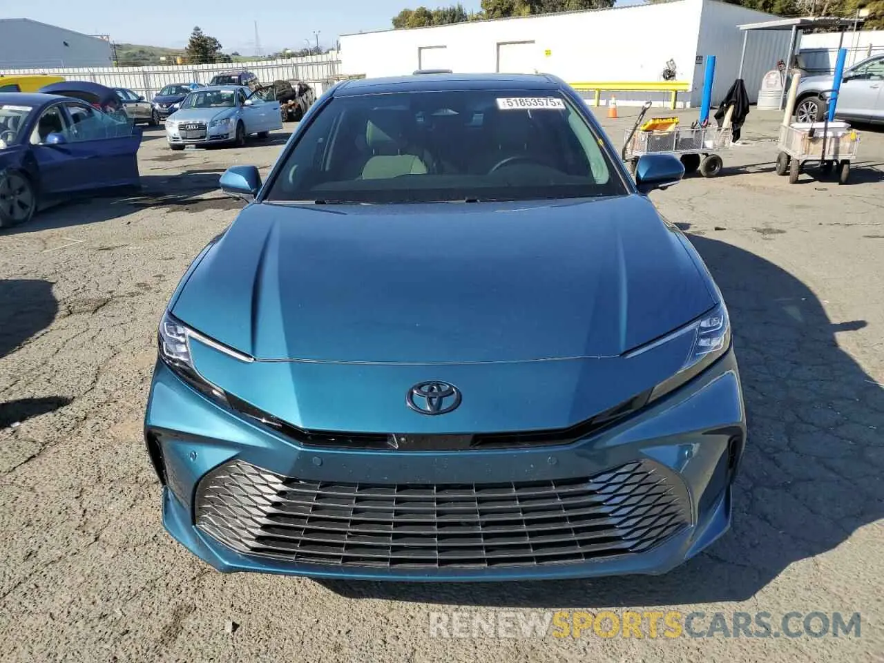 5 fotografías del automóvil dañado 4T1DBADK3SU502862 TOYOTA CAMRY 2025