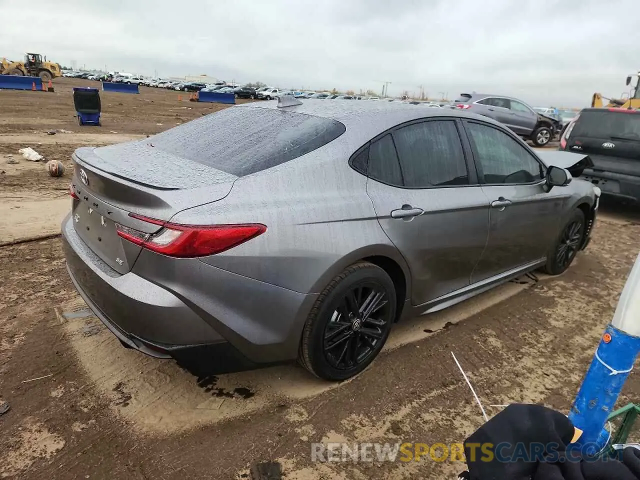3 fotografías del automóvil dañado 4T1DBADK3SU510802 TOYOTA CAMRY 2025