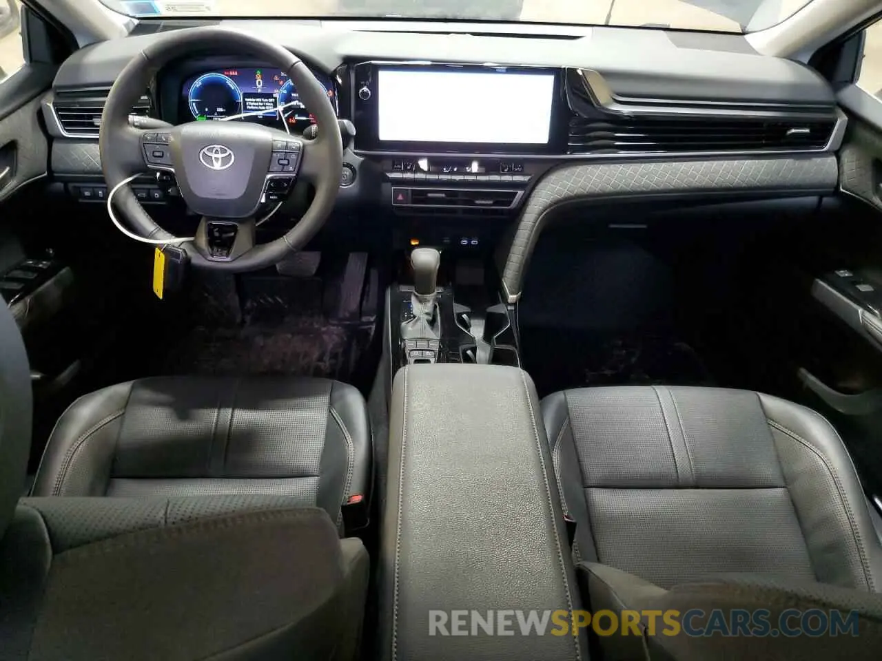8 fotografías del automóvil dañado 4T1DBADK4SU001012 TOYOTA CAMRY 2025