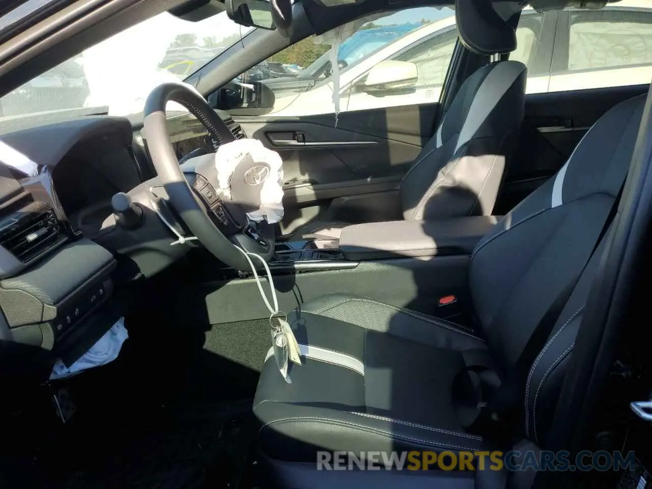 7 fotografías del automóvil dañado 4T1DBADK4SU003150 TOYOTA CAMRY 2025