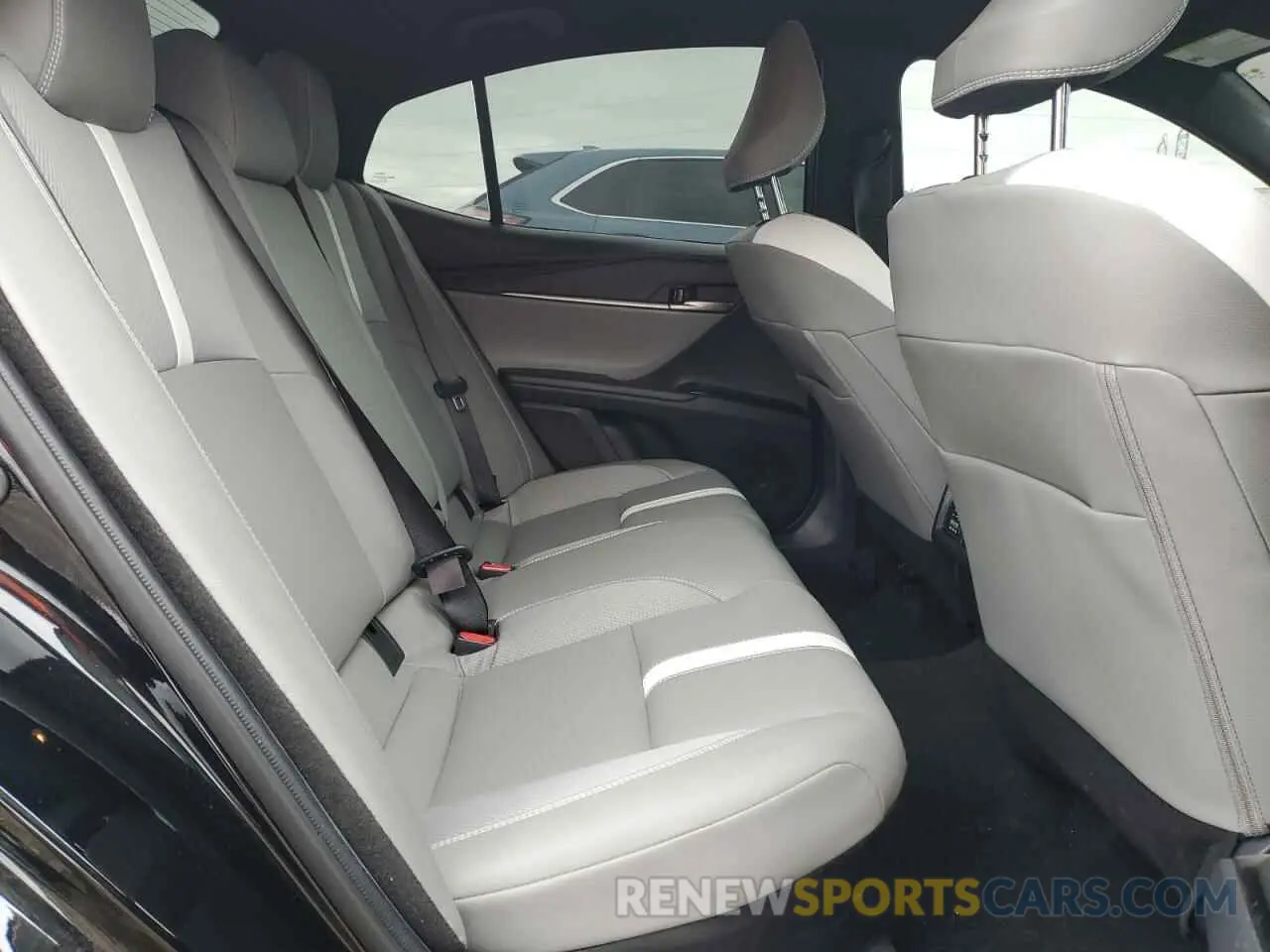 10 fotografías del automóvil dañado 4T1DBADK4SU016836 TOYOTA CAMRY 2025