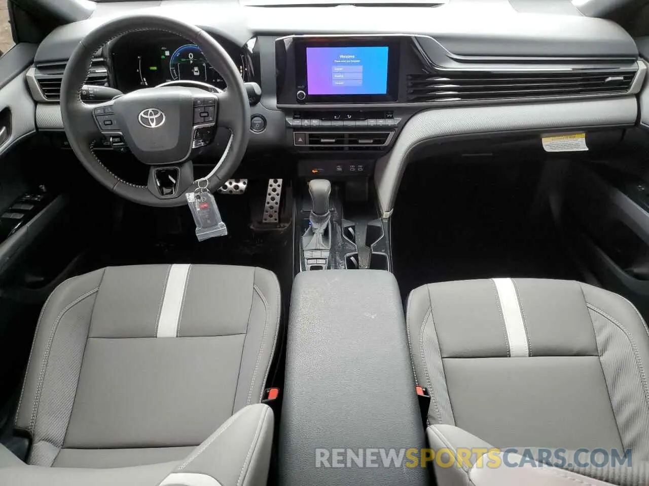 8 fotografías del automóvil dañado 4T1DBADK4SU016836 TOYOTA CAMRY 2025
