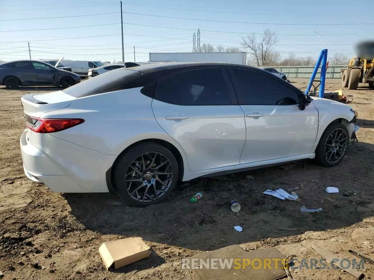 3 fotografías del automóvil dañado 4T1DBADK4SU018778 TOYOTA CAMRY 2025